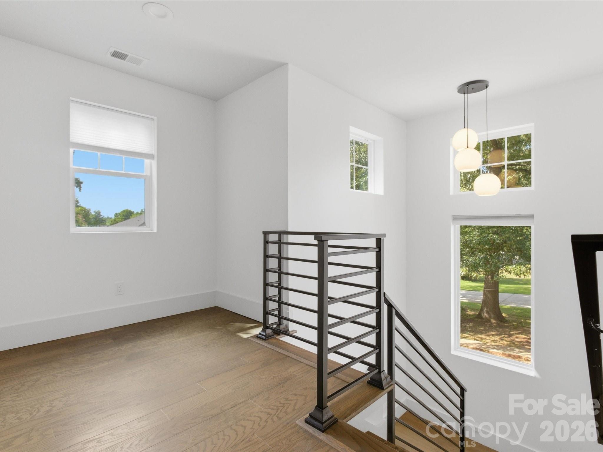 129 S Gardner Avenue