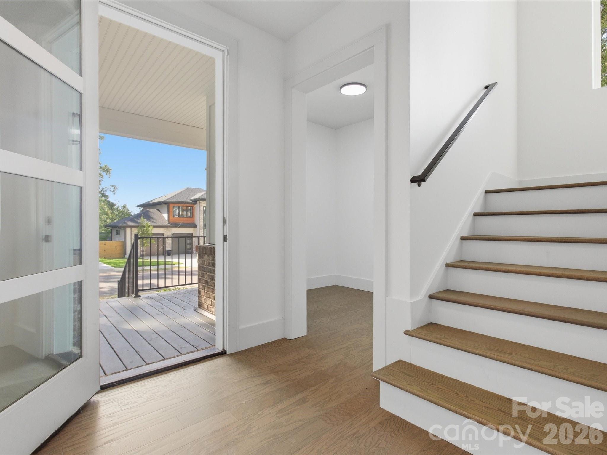 129 S Gardner Avenue