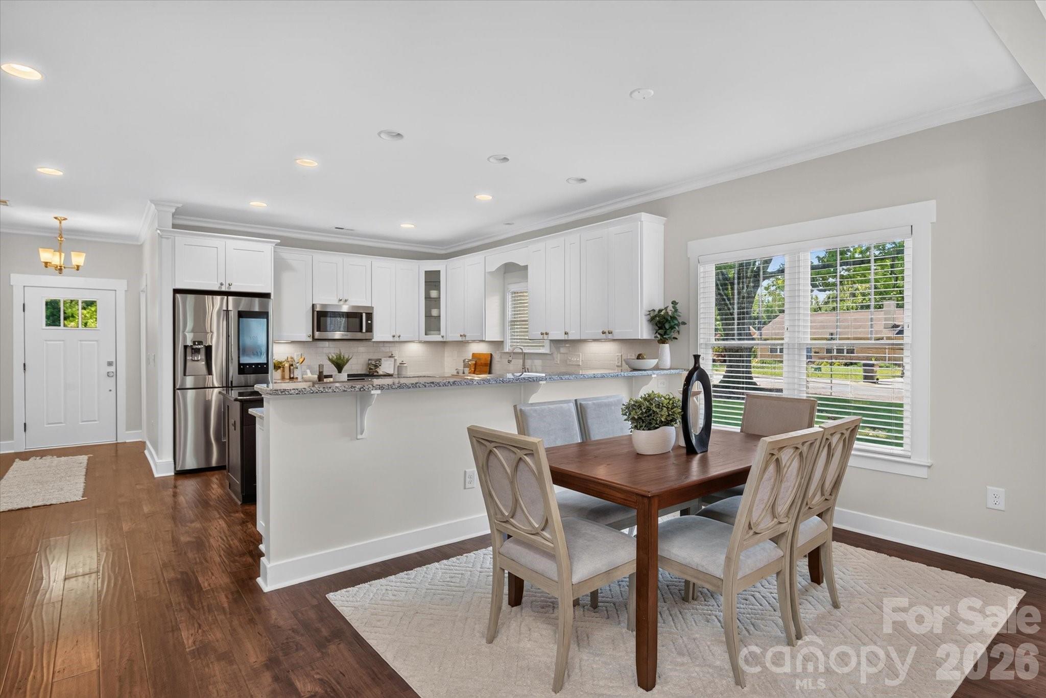 2562 Roseview Lane