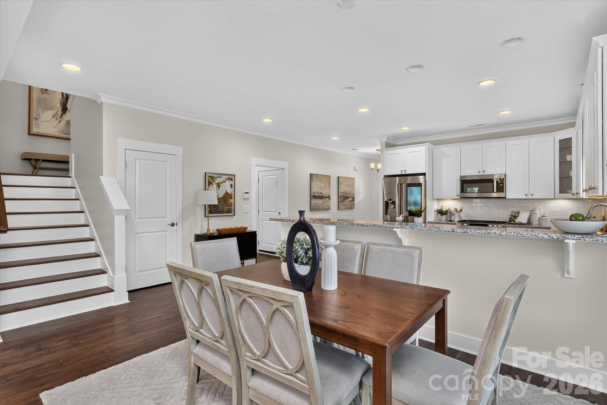 2562 Roseview Lane
