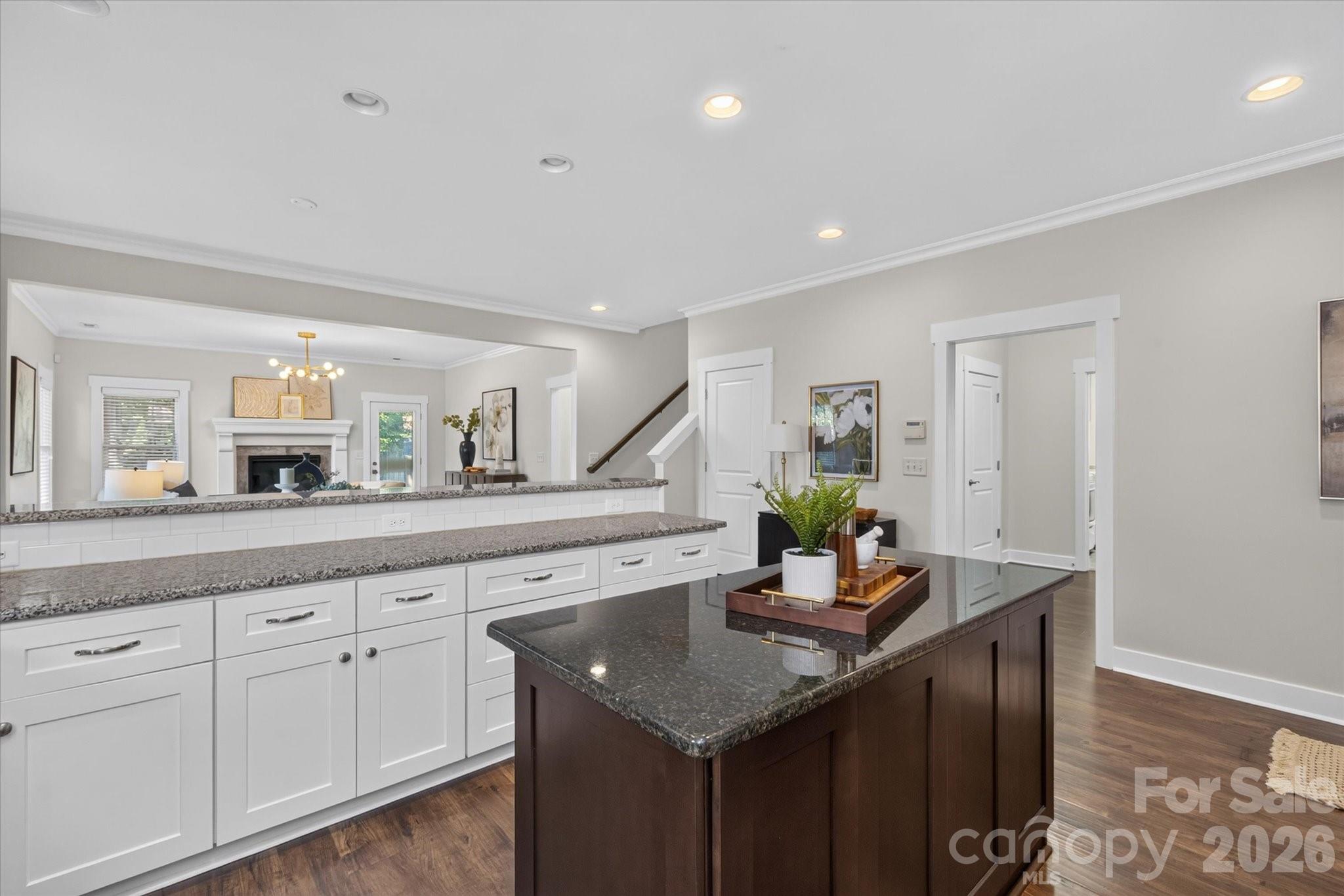 2562 Roseview Lane