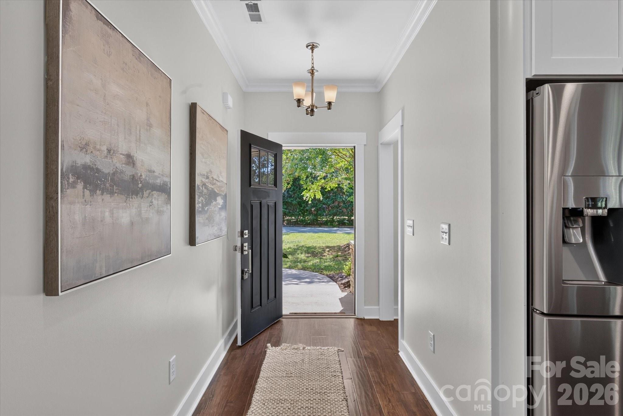 2562 Roseview Lane
