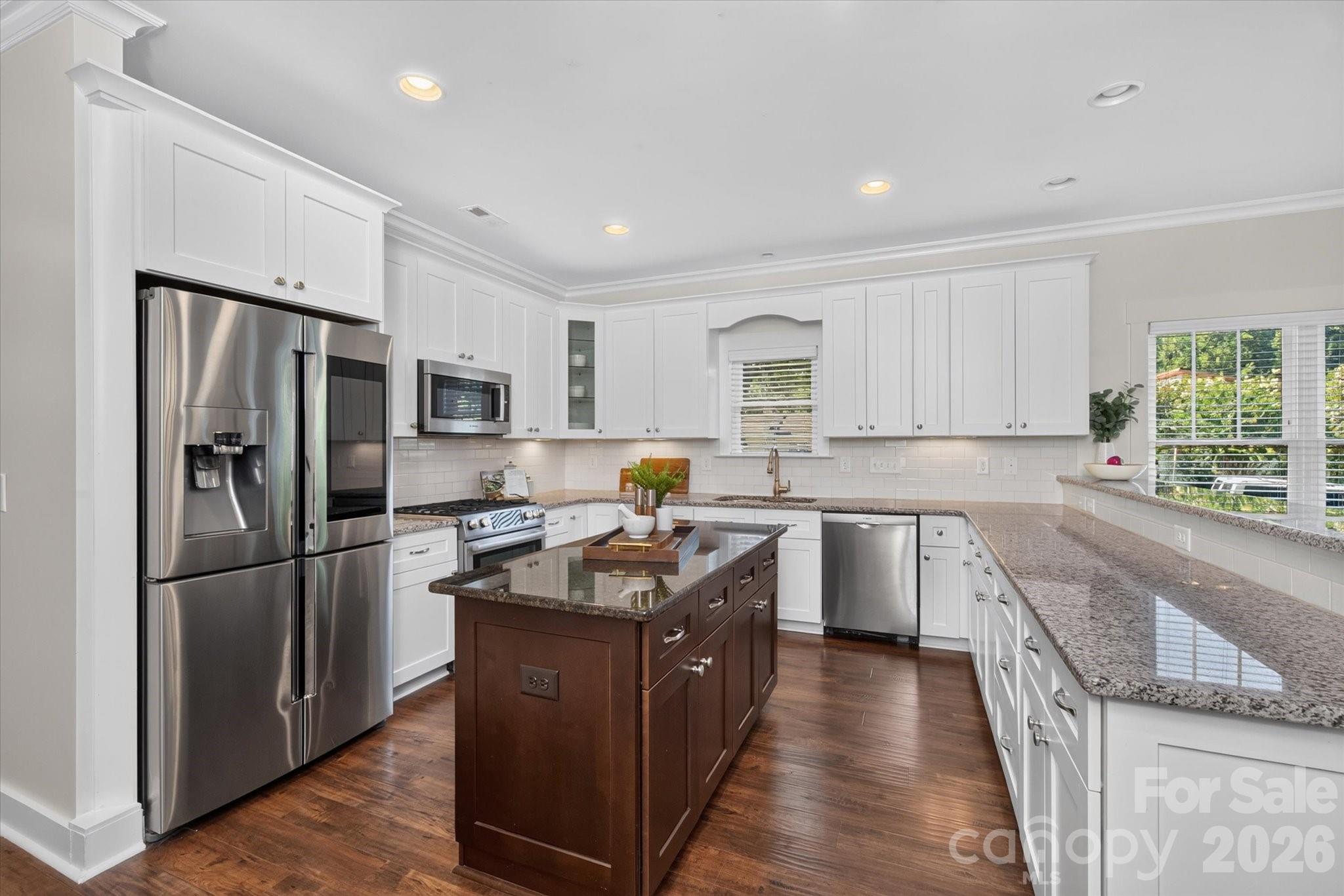 2562 Roseview Lane