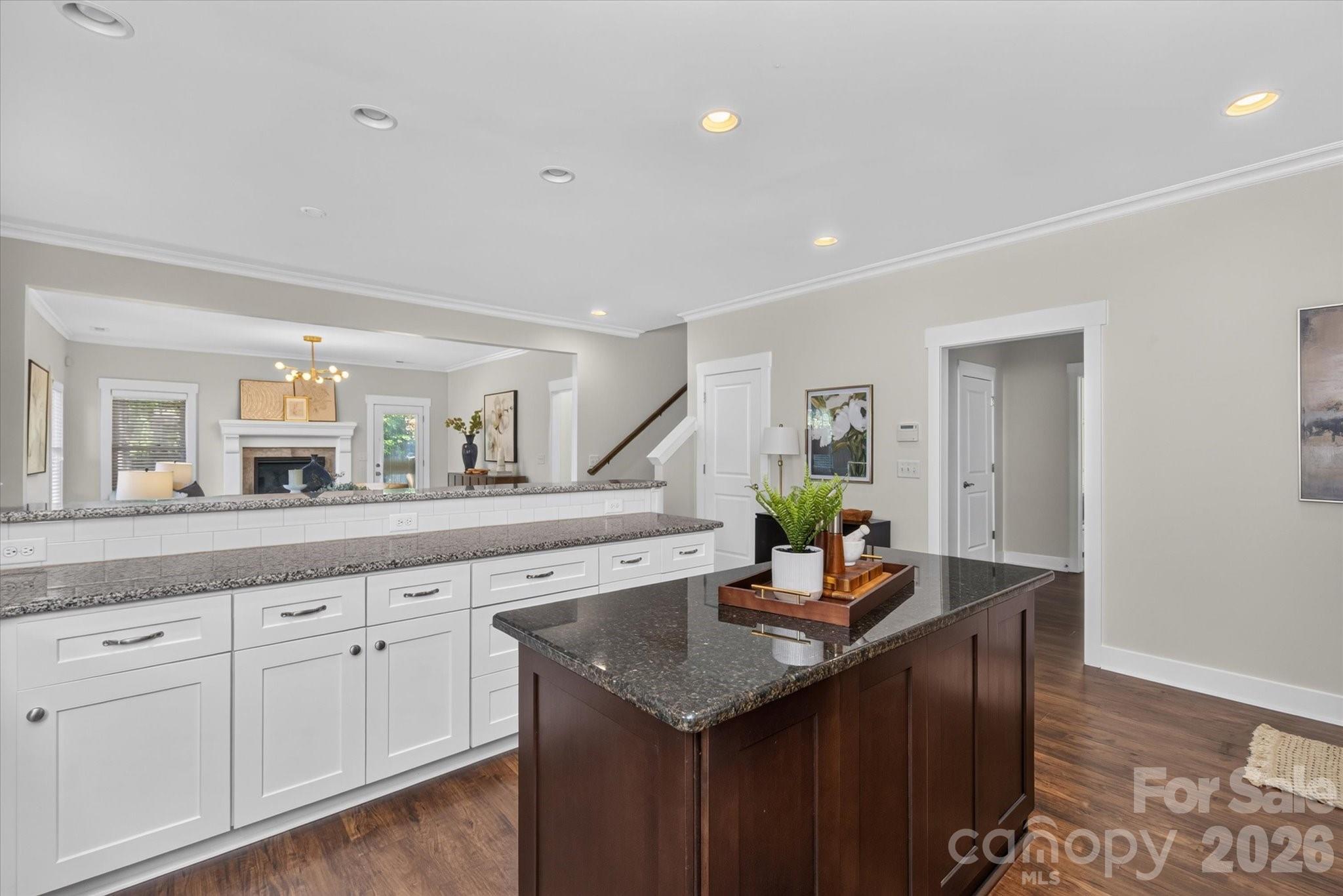 2562 Roseview Lane
