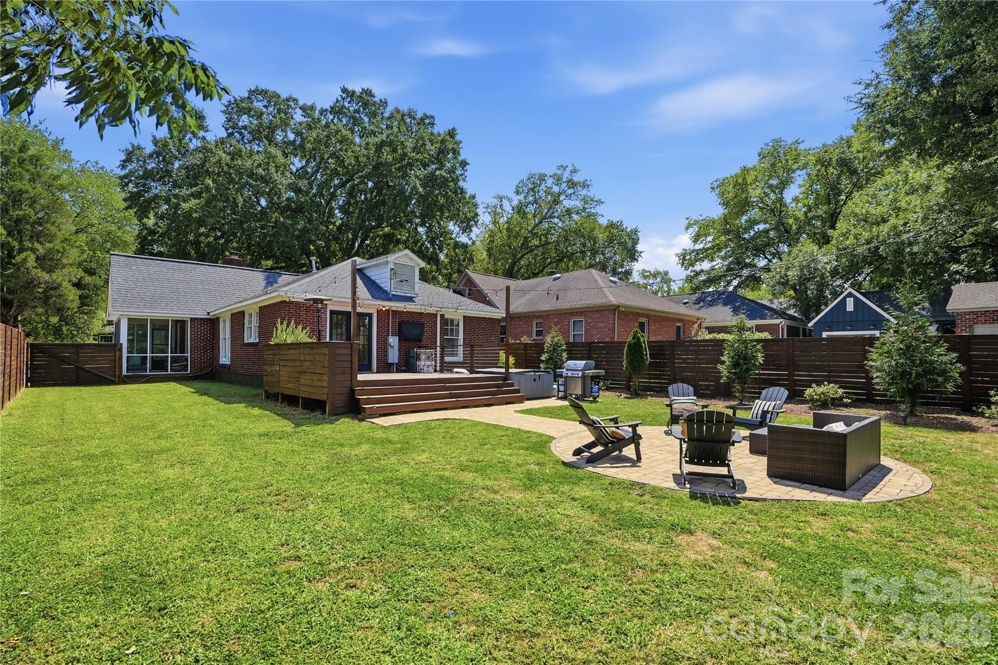 700 Woodruff Place