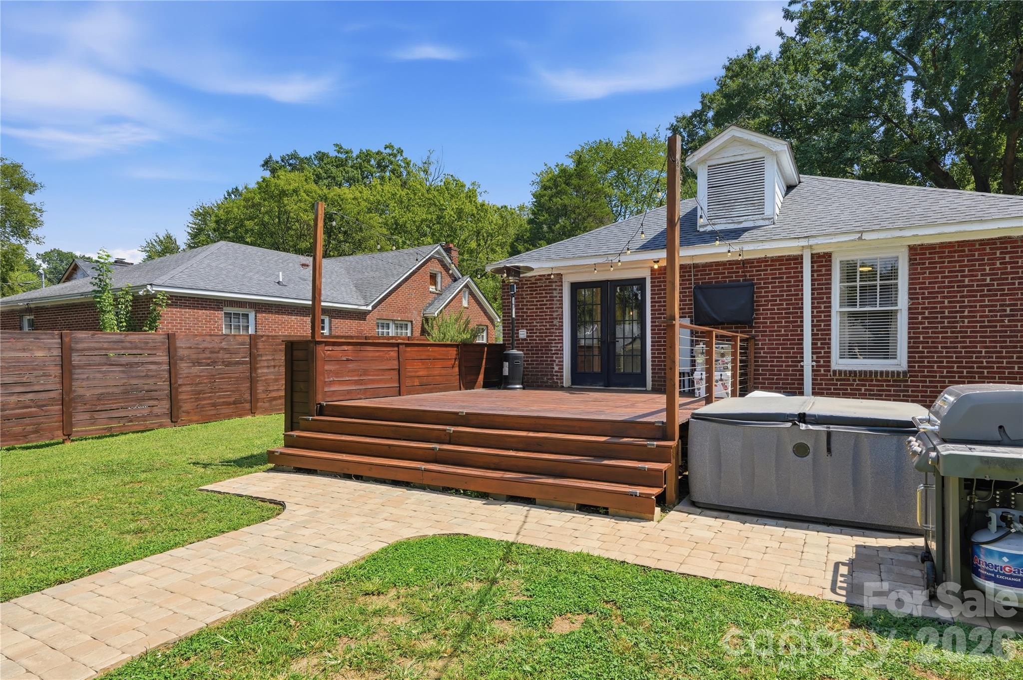 700 Woodruff Place