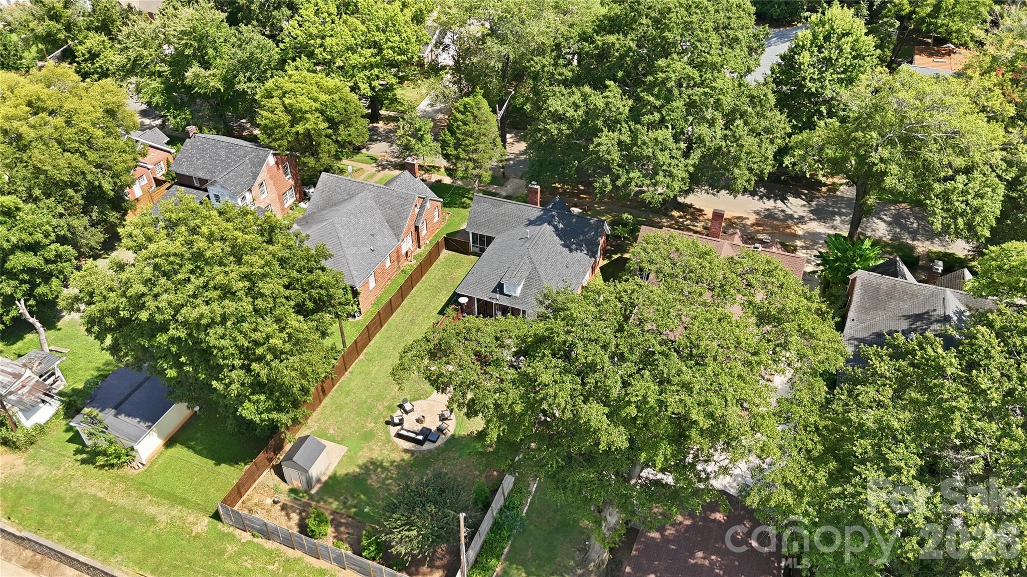 700 Woodruff Place