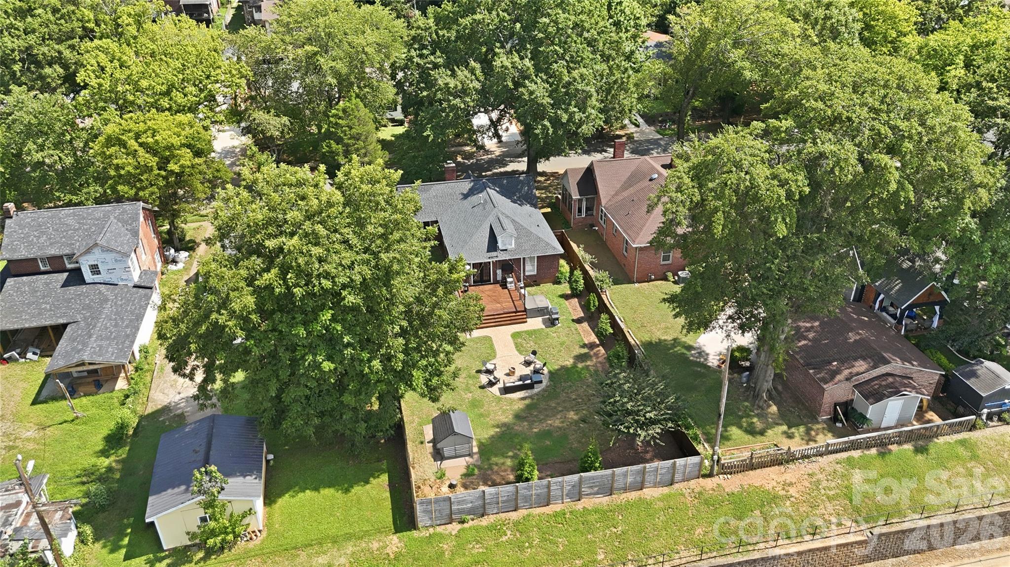 700 Woodruff Place