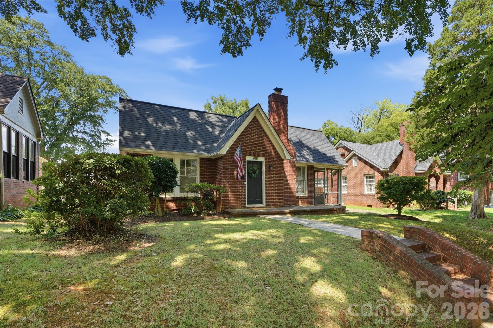 700 Woodruff Place