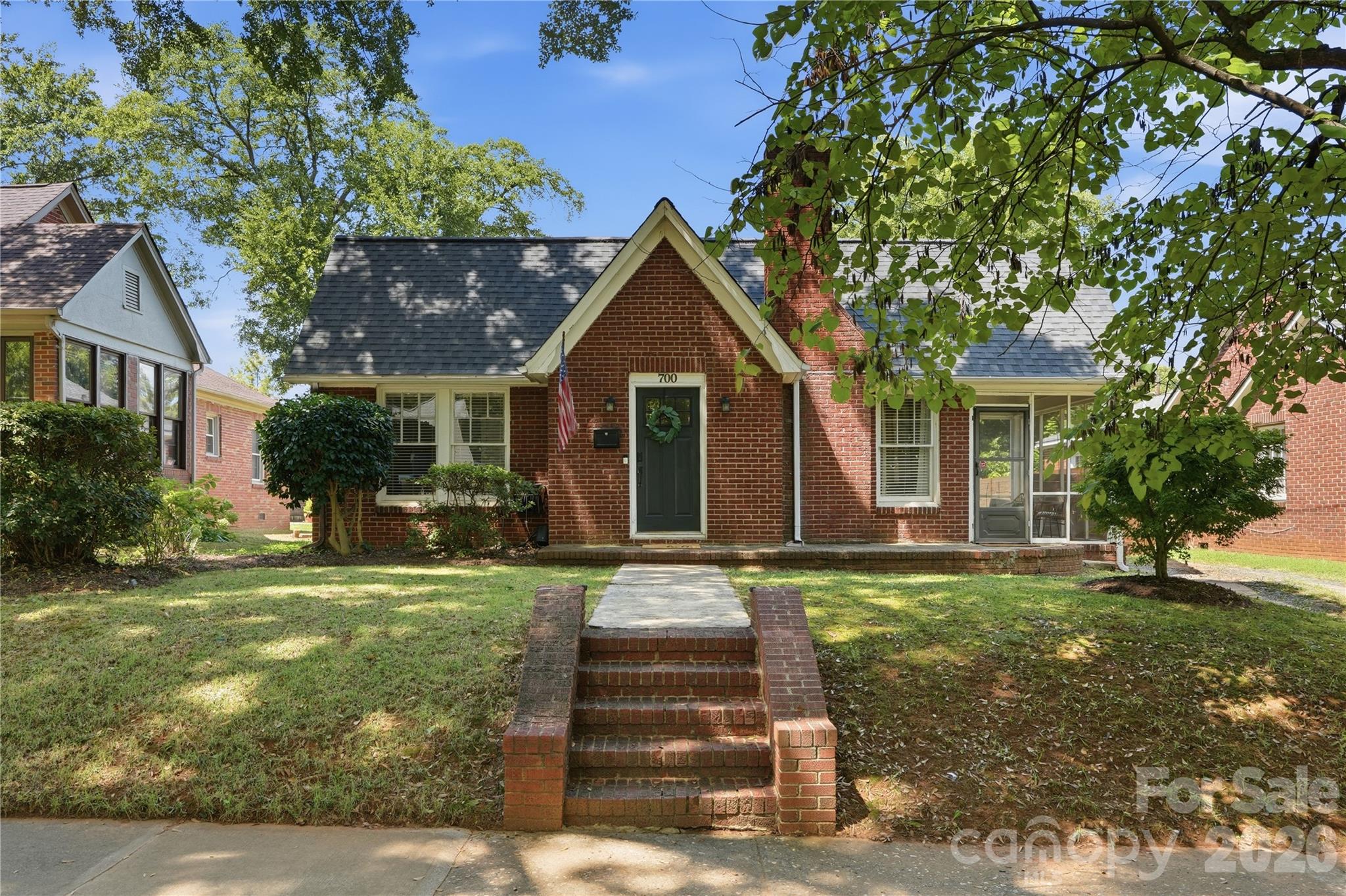 700 Woodruff Place