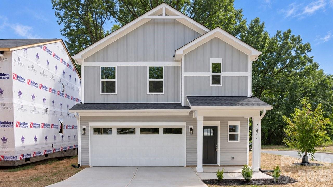 727 Key Street W