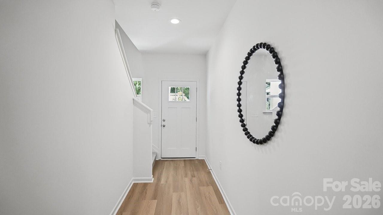 727 Key Street W