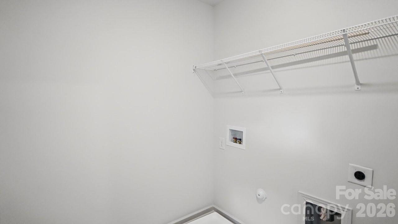 727 Key Street W