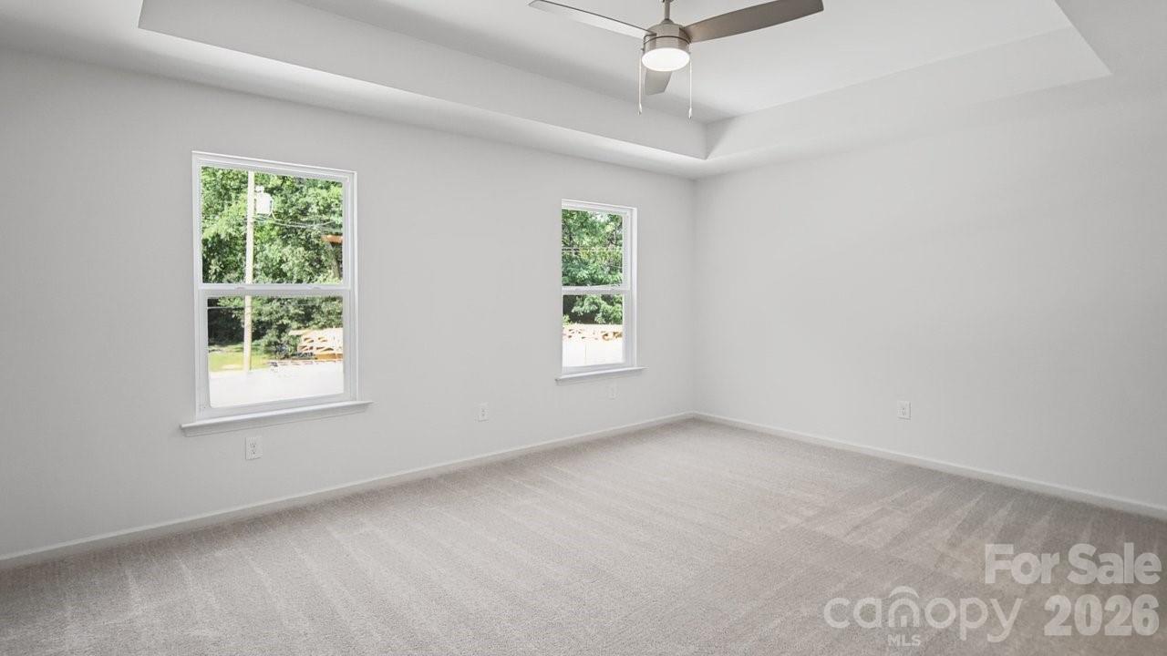 727 Key Street W