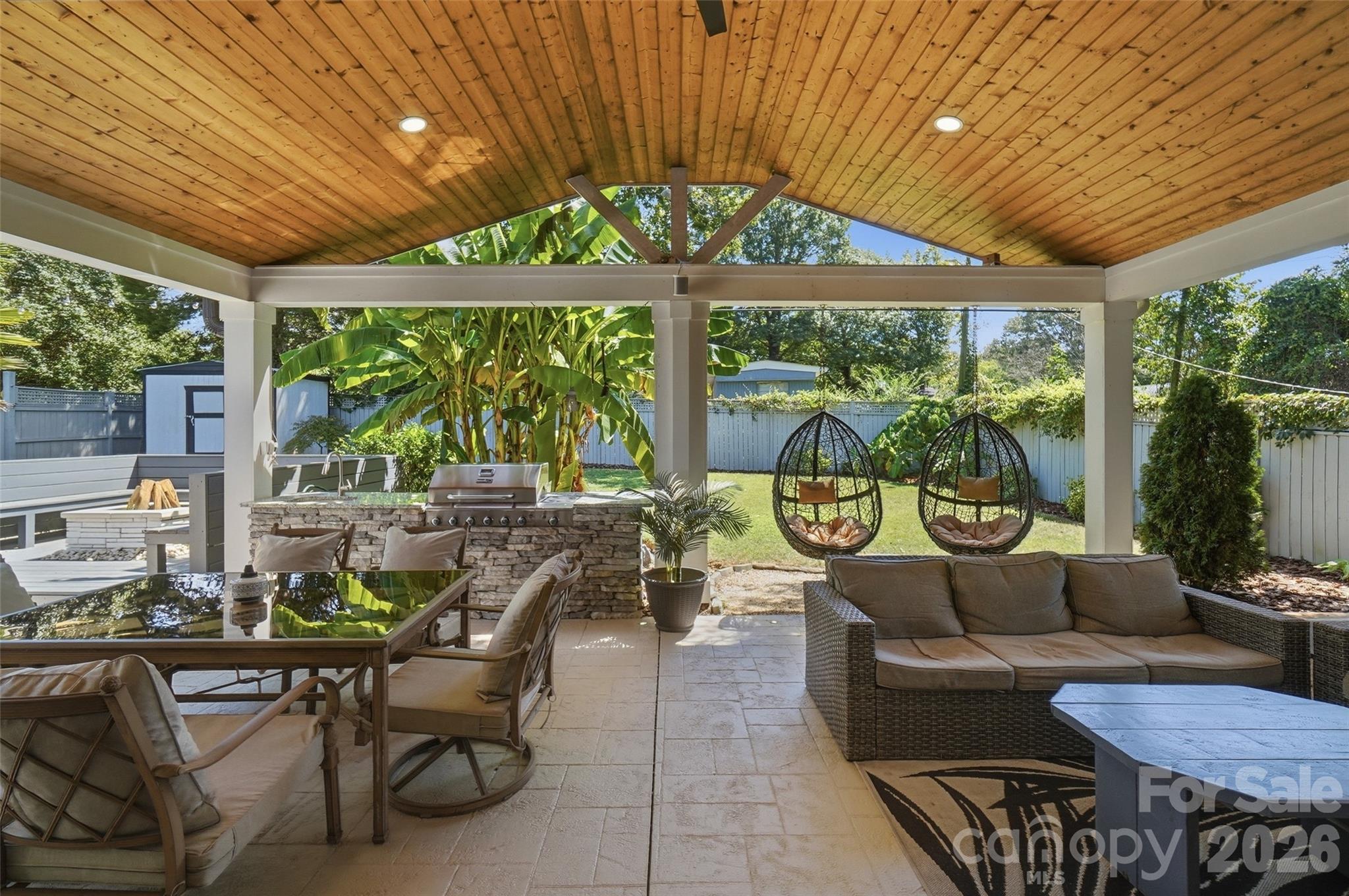 1901 Clearwood Lane