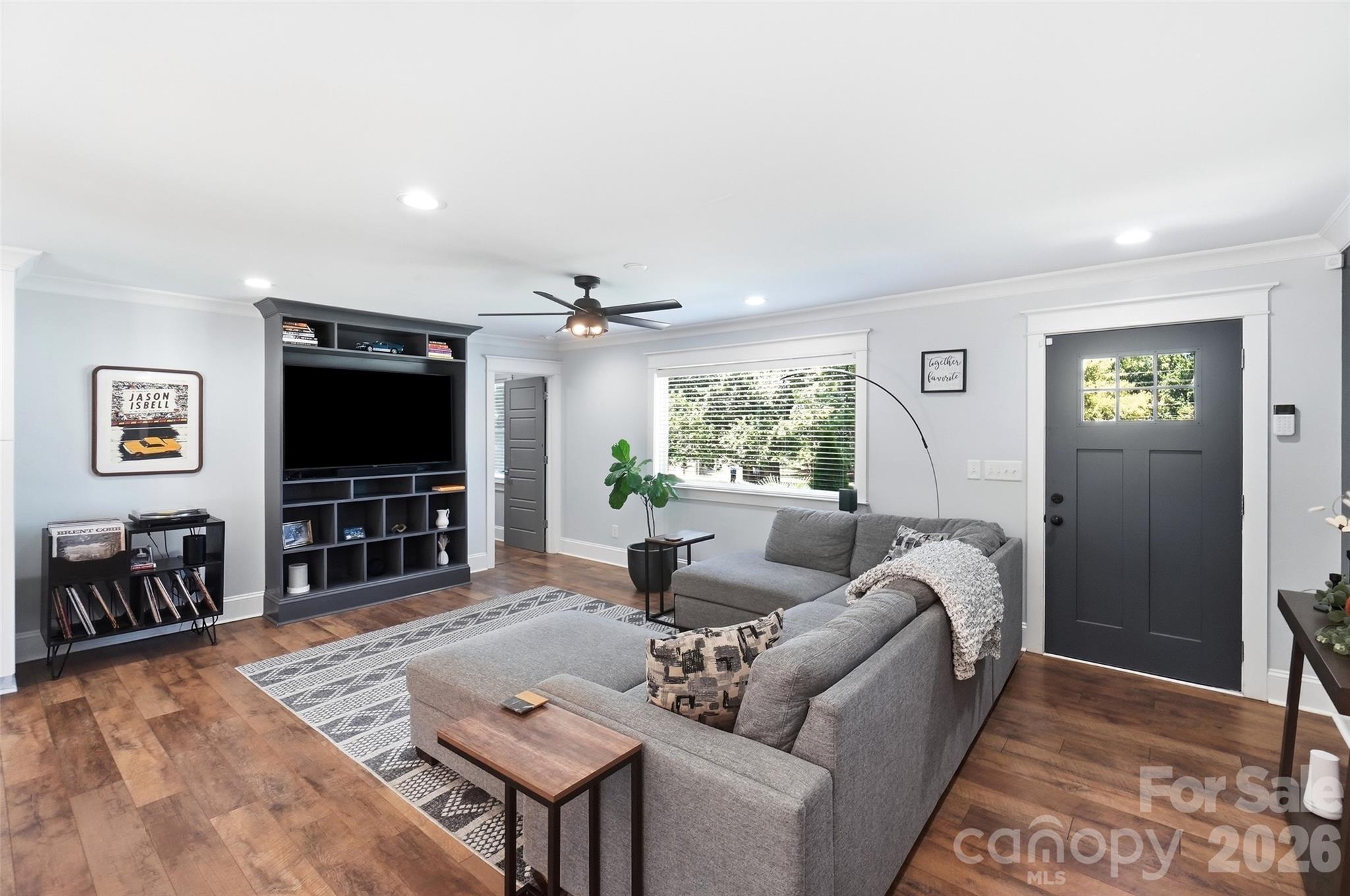 1901 Clearwood Lane