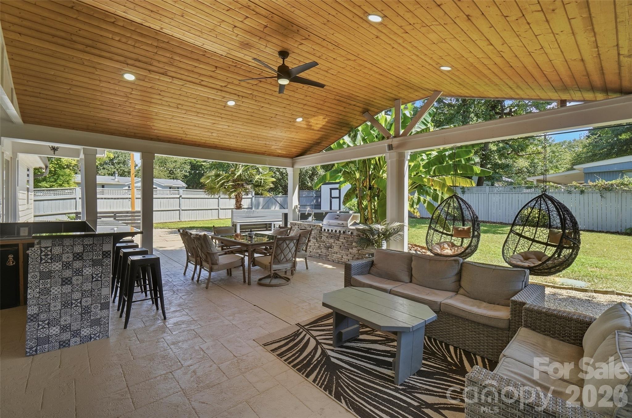 1901 Clearwood Lane