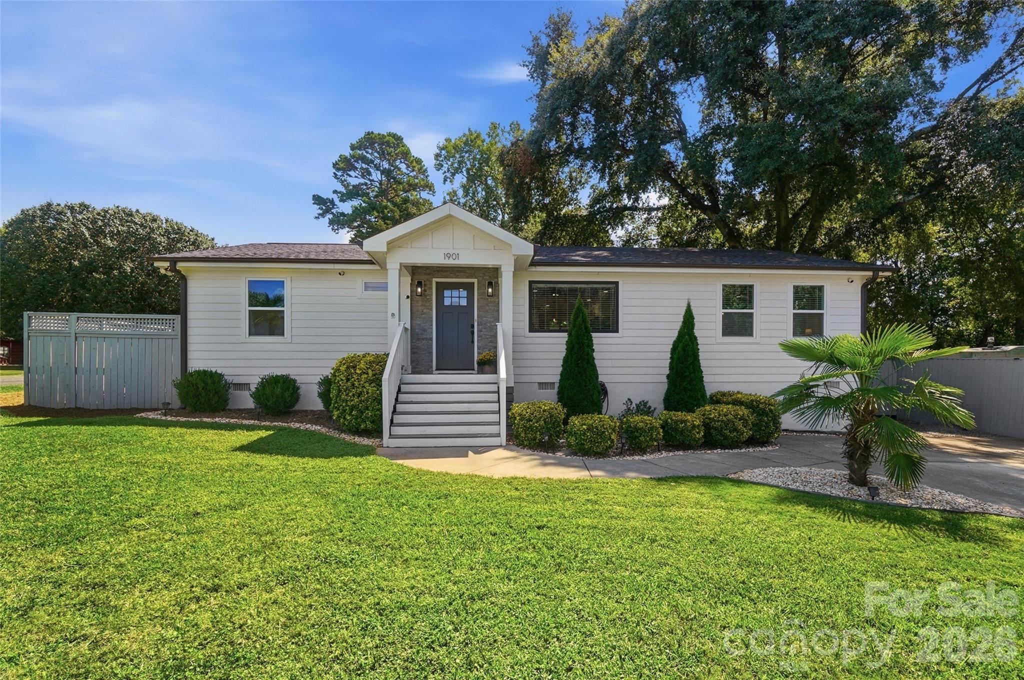 1901 Clearwood Lane