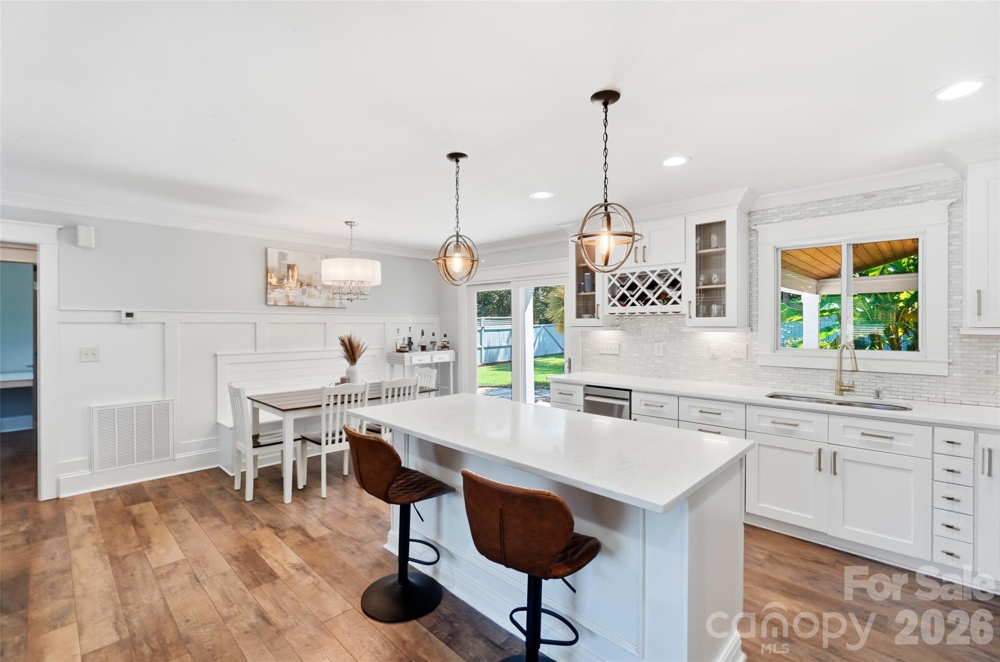 1901 Clearwood Lane