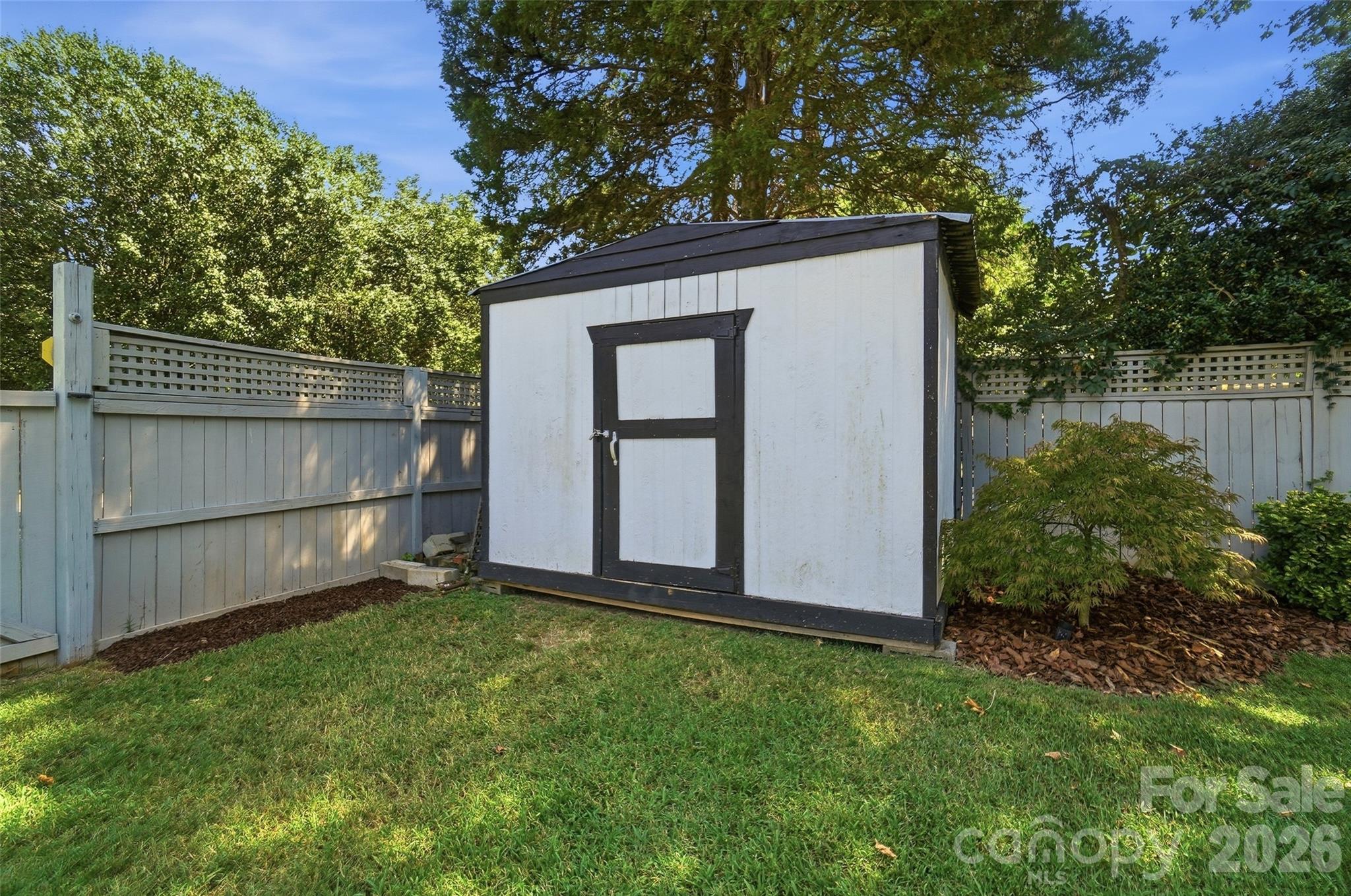 1901 Clearwood Lane