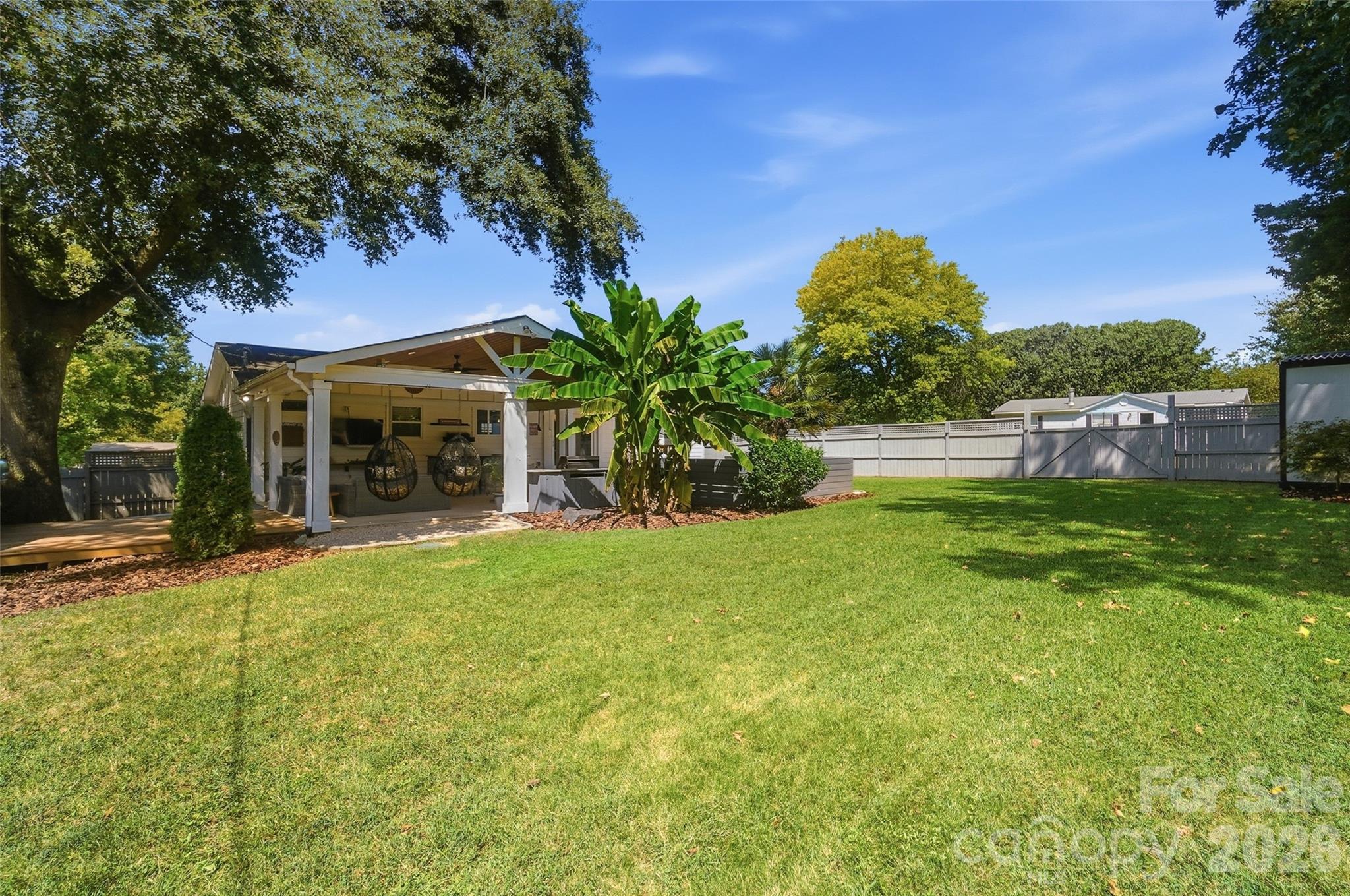 1901 Clearwood Lane