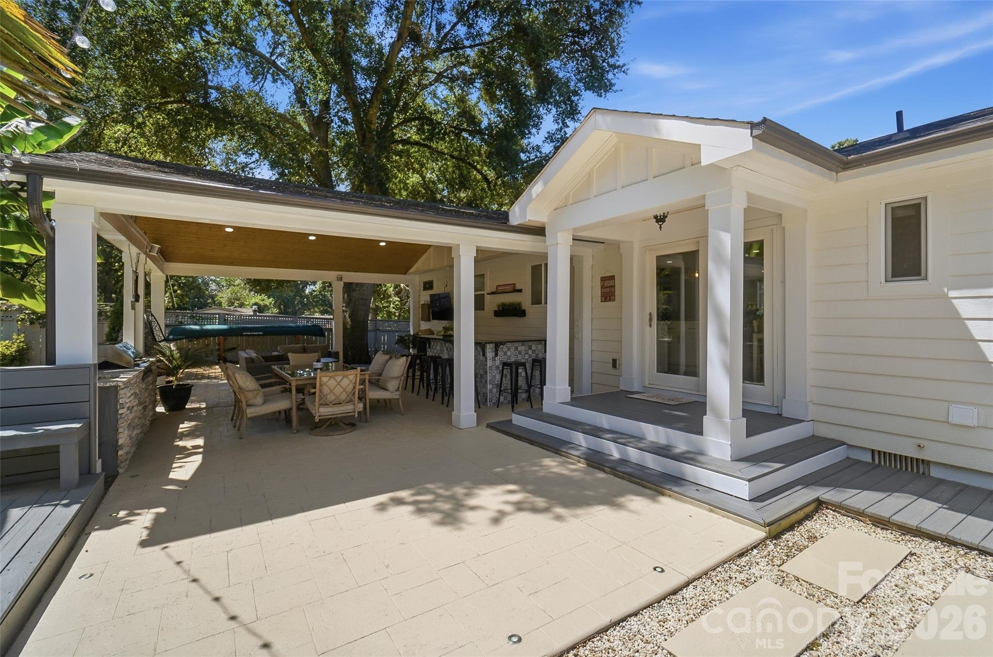 1901 Clearwood Lane