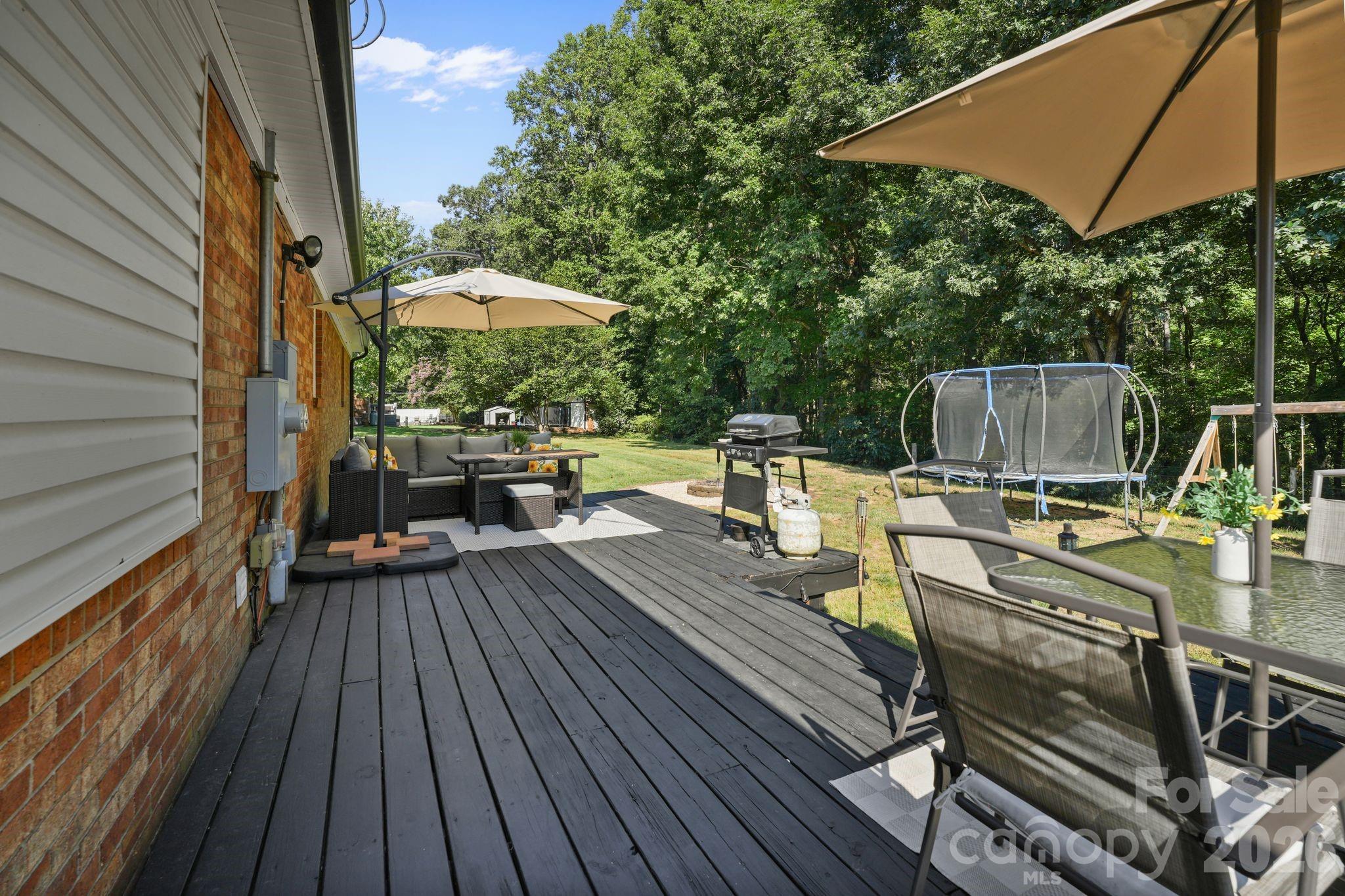 2428 Side Lane
