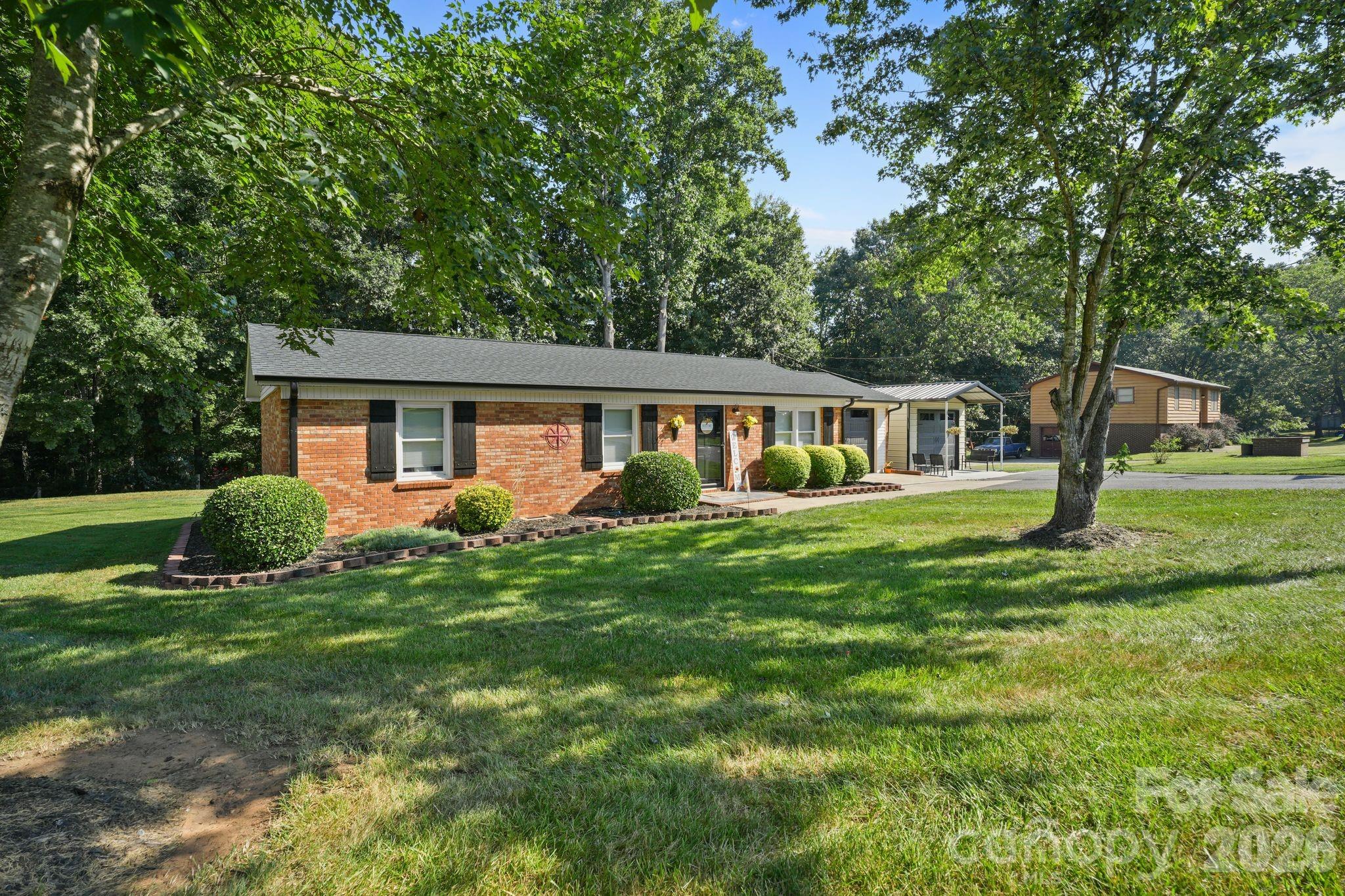 2428 Side Lane