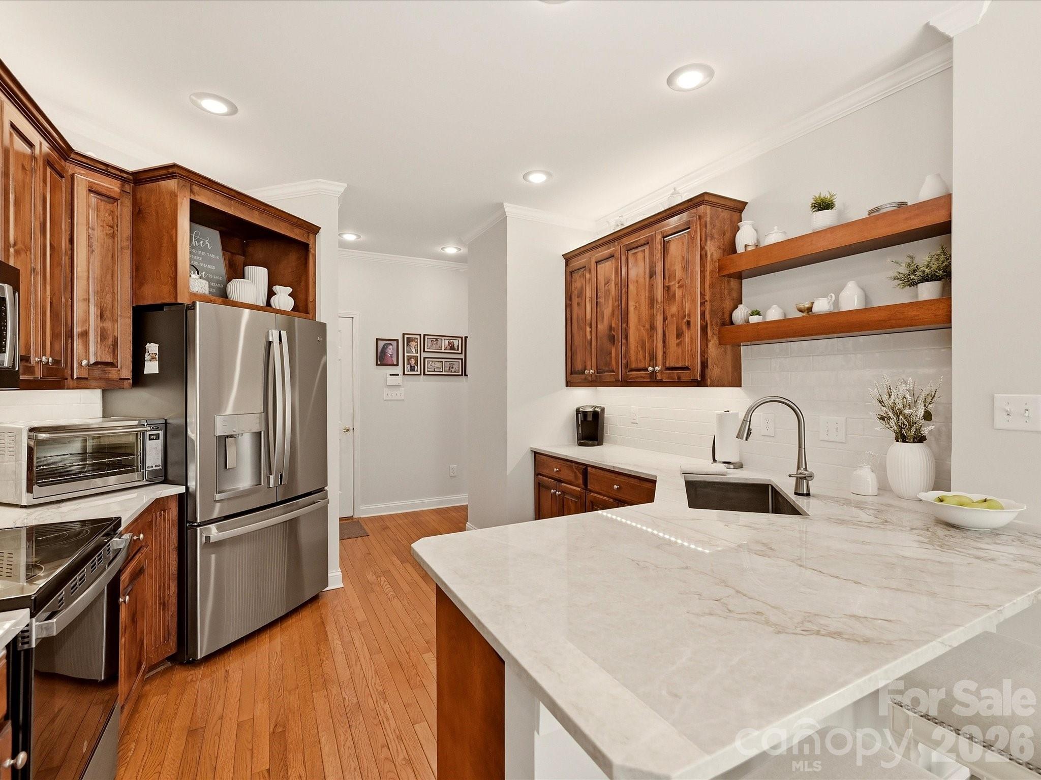 5125 WALNUT GROVE Court