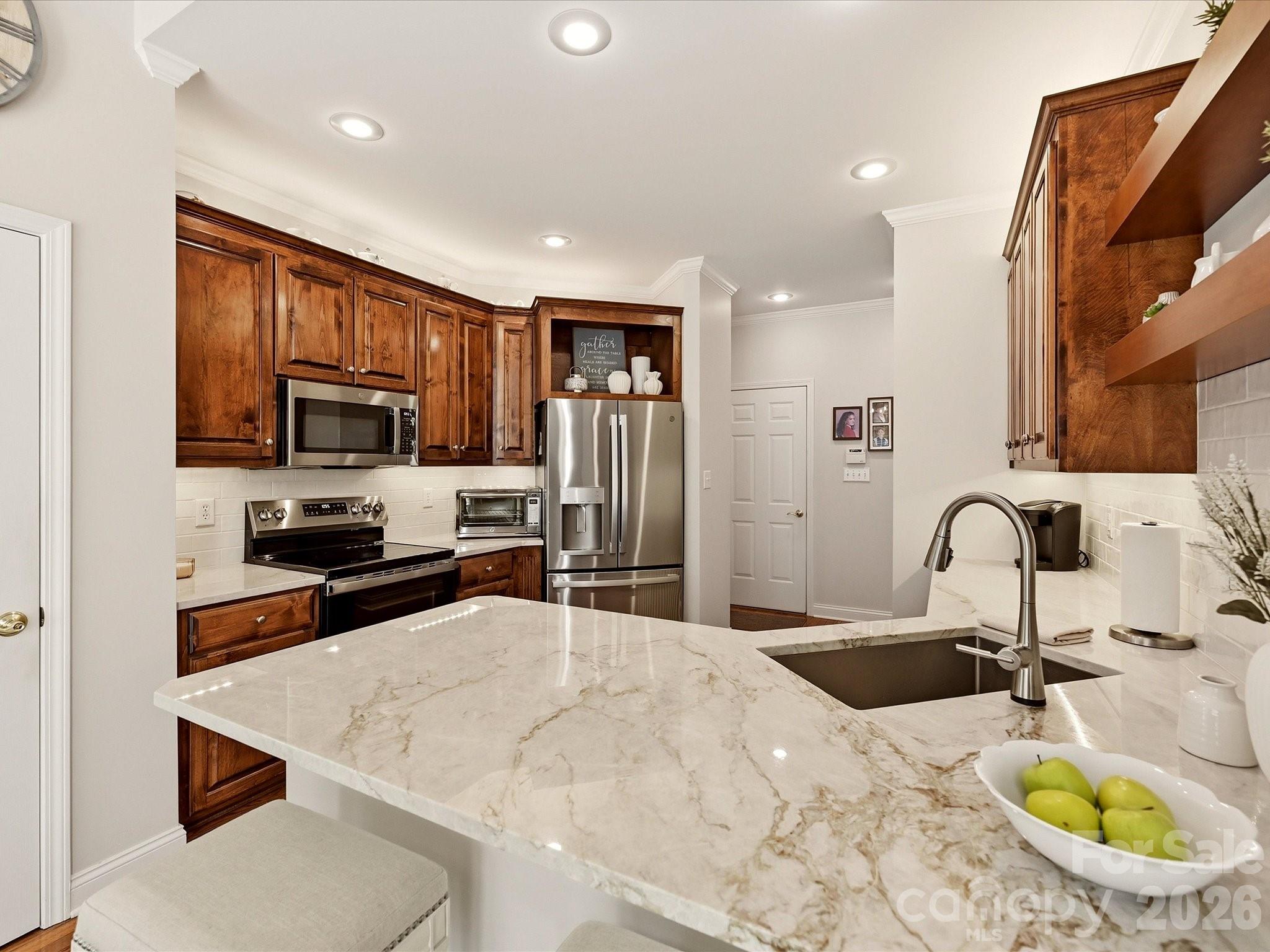 5125 WALNUT GROVE Court