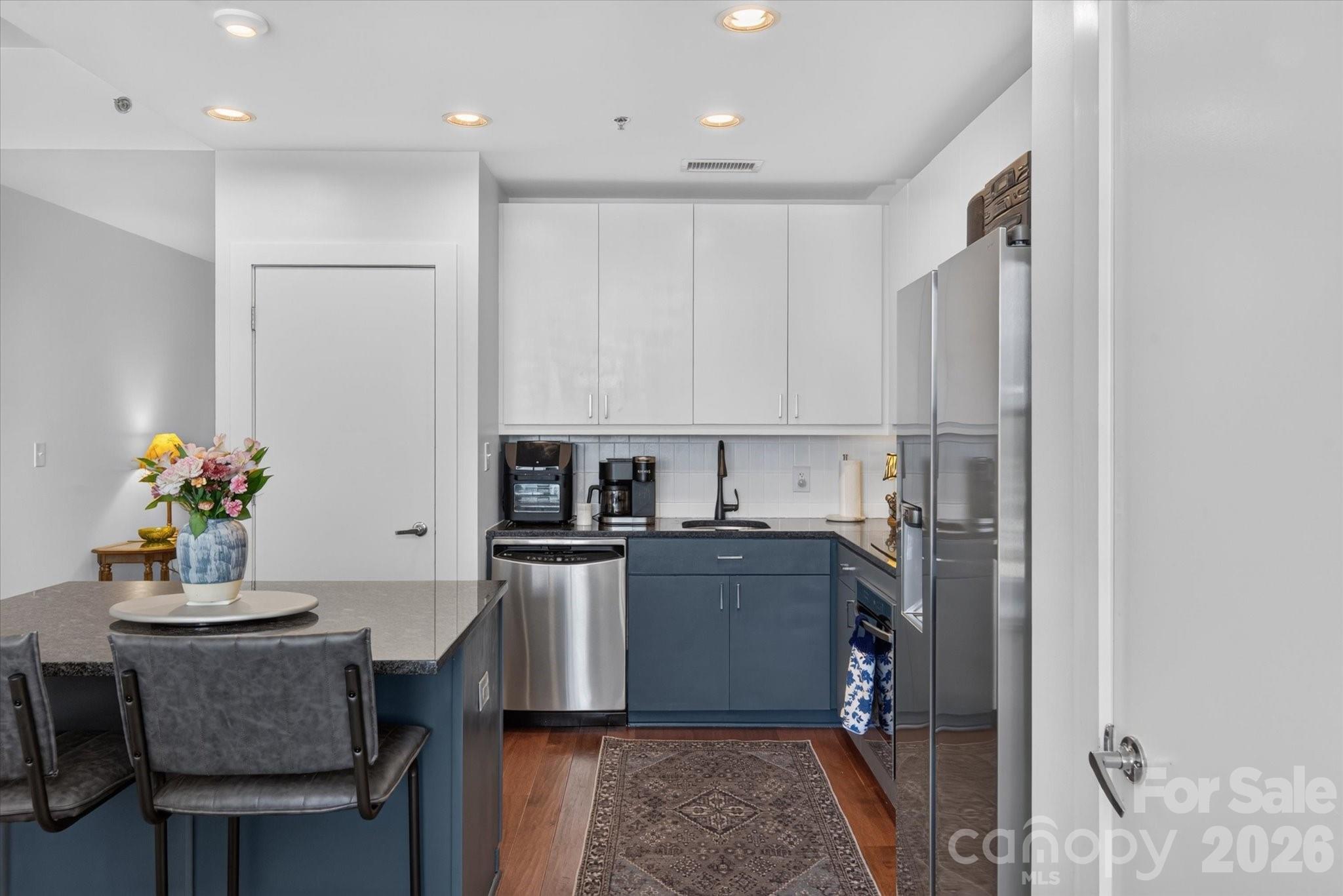 333 W Trade Street Unit: 2005