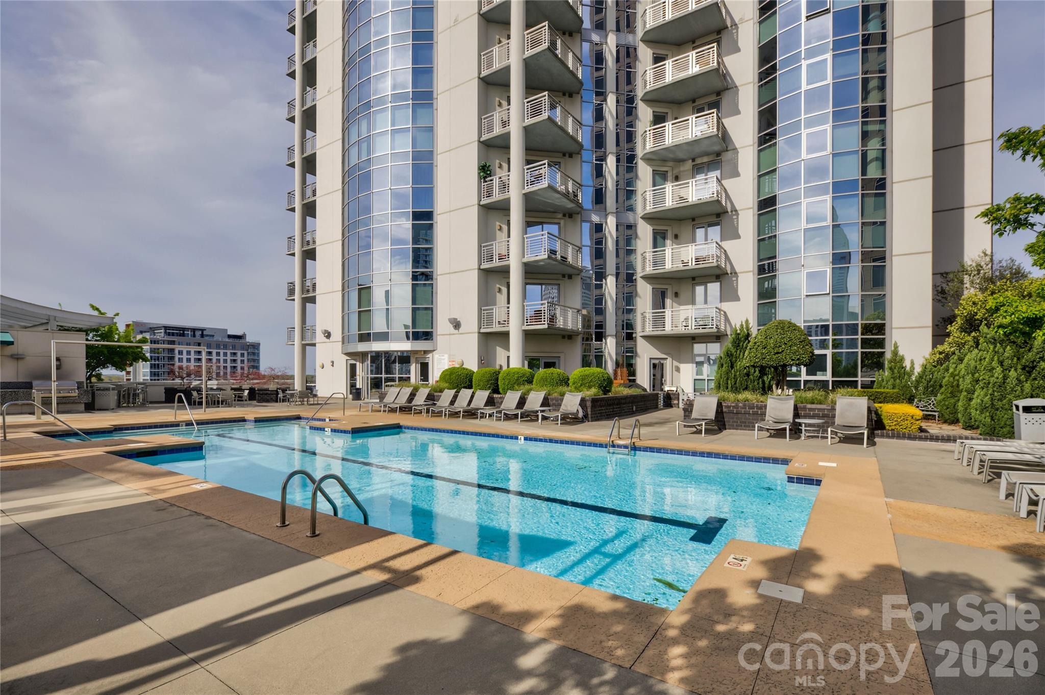 333 W Trade Street Unit: 2005