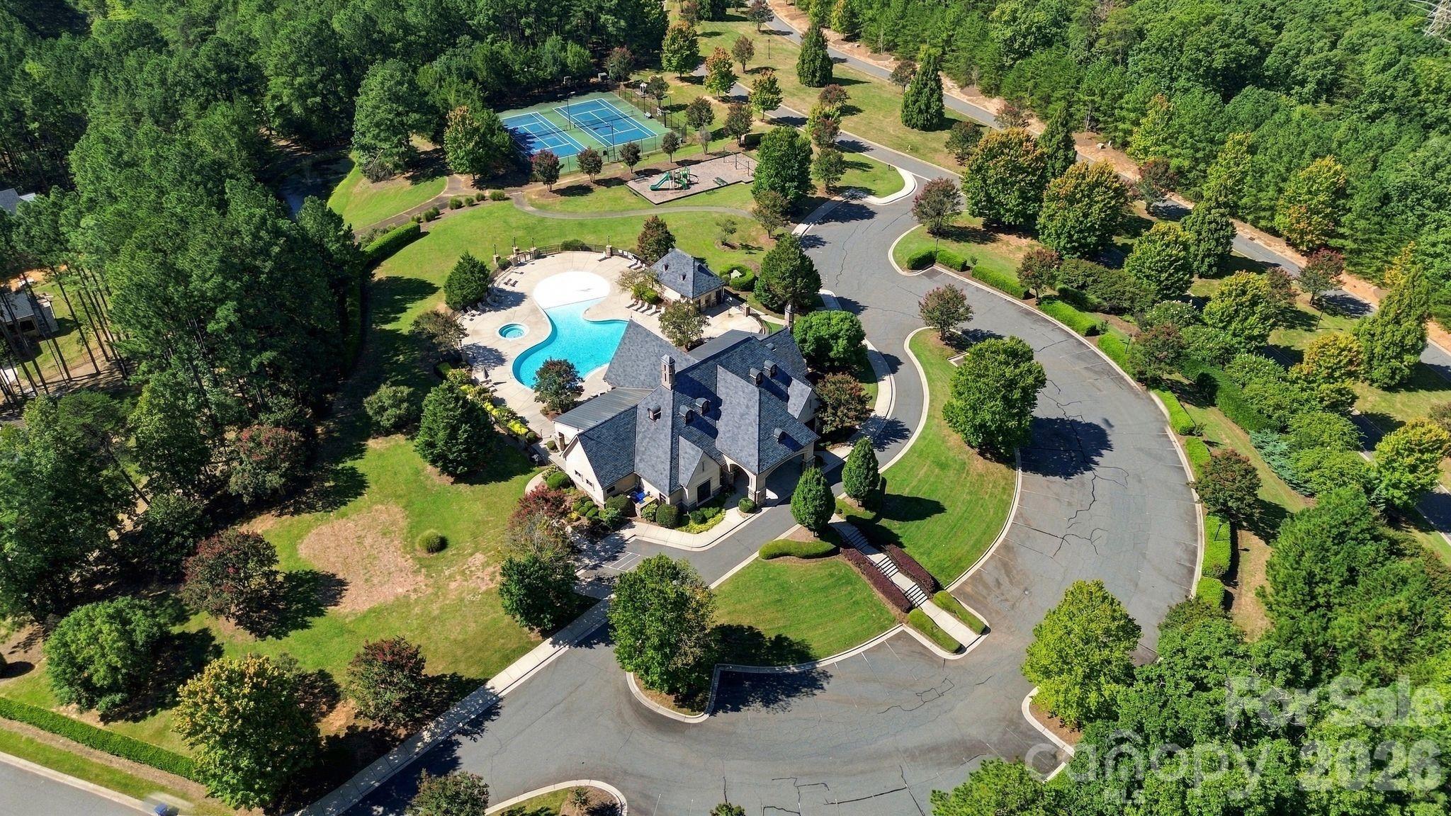 1021 Hartshaw Court