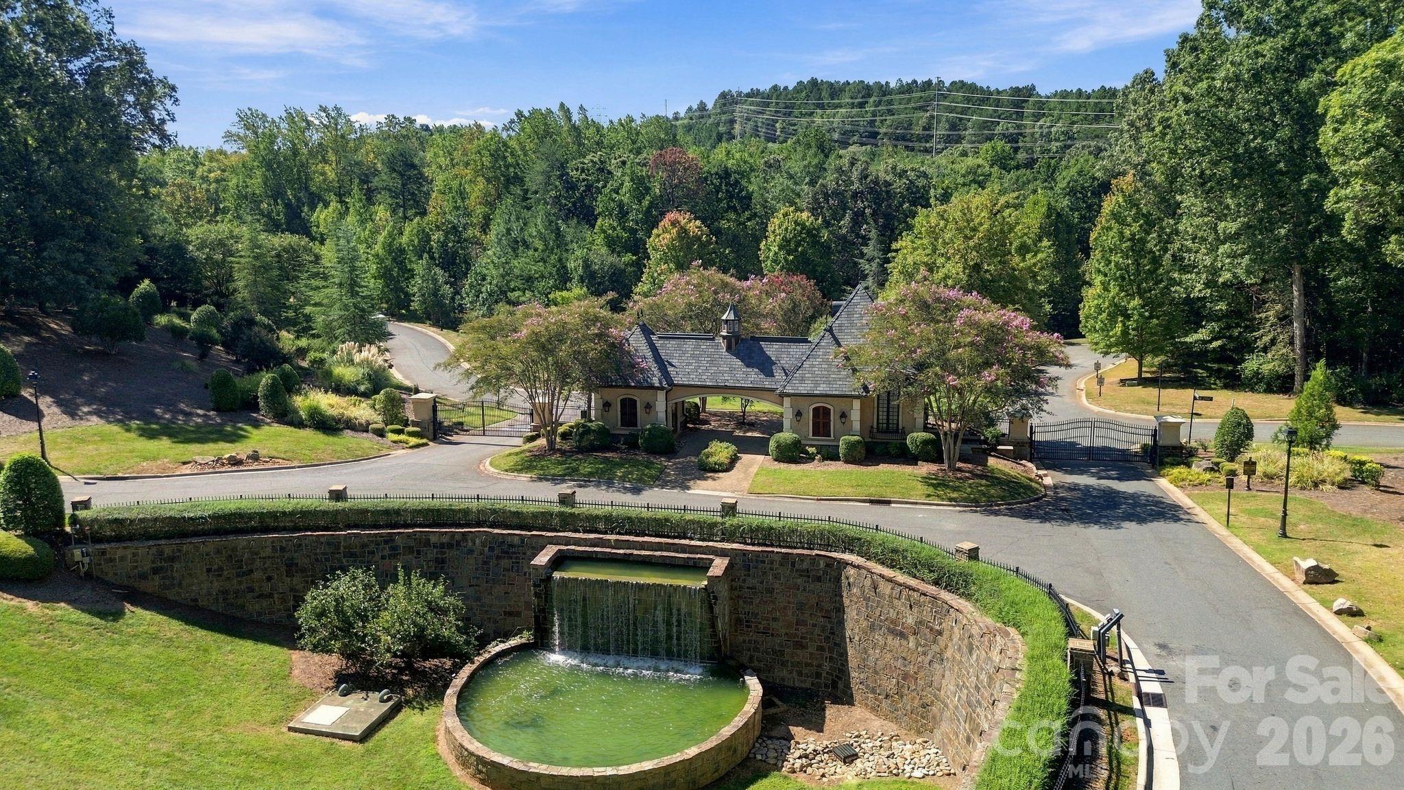 1021 Hartshaw Court