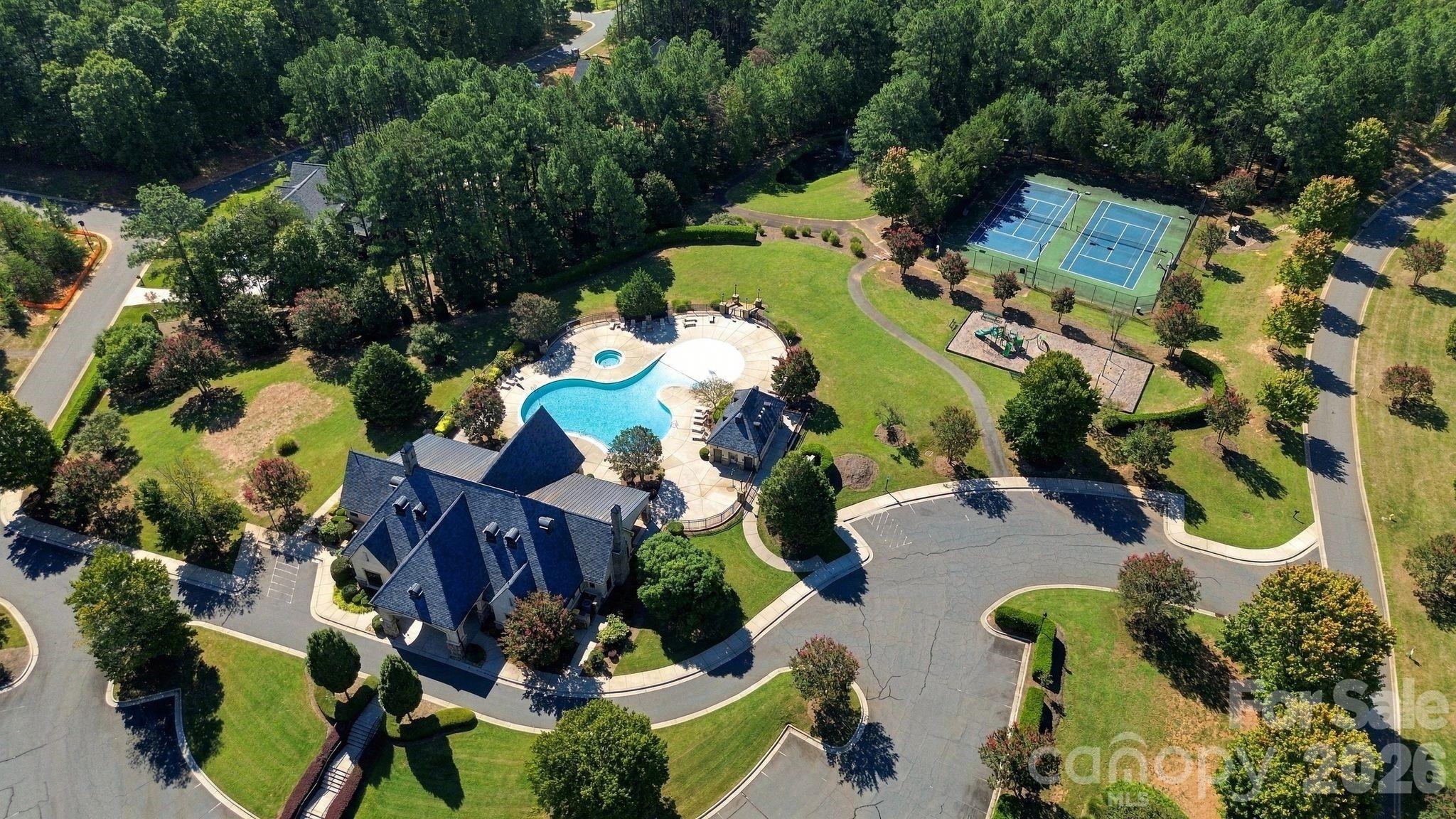 1021 Hartshaw Court