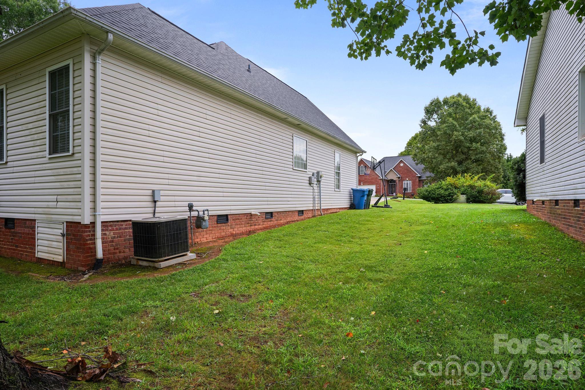 2925 24th Street Drive NE