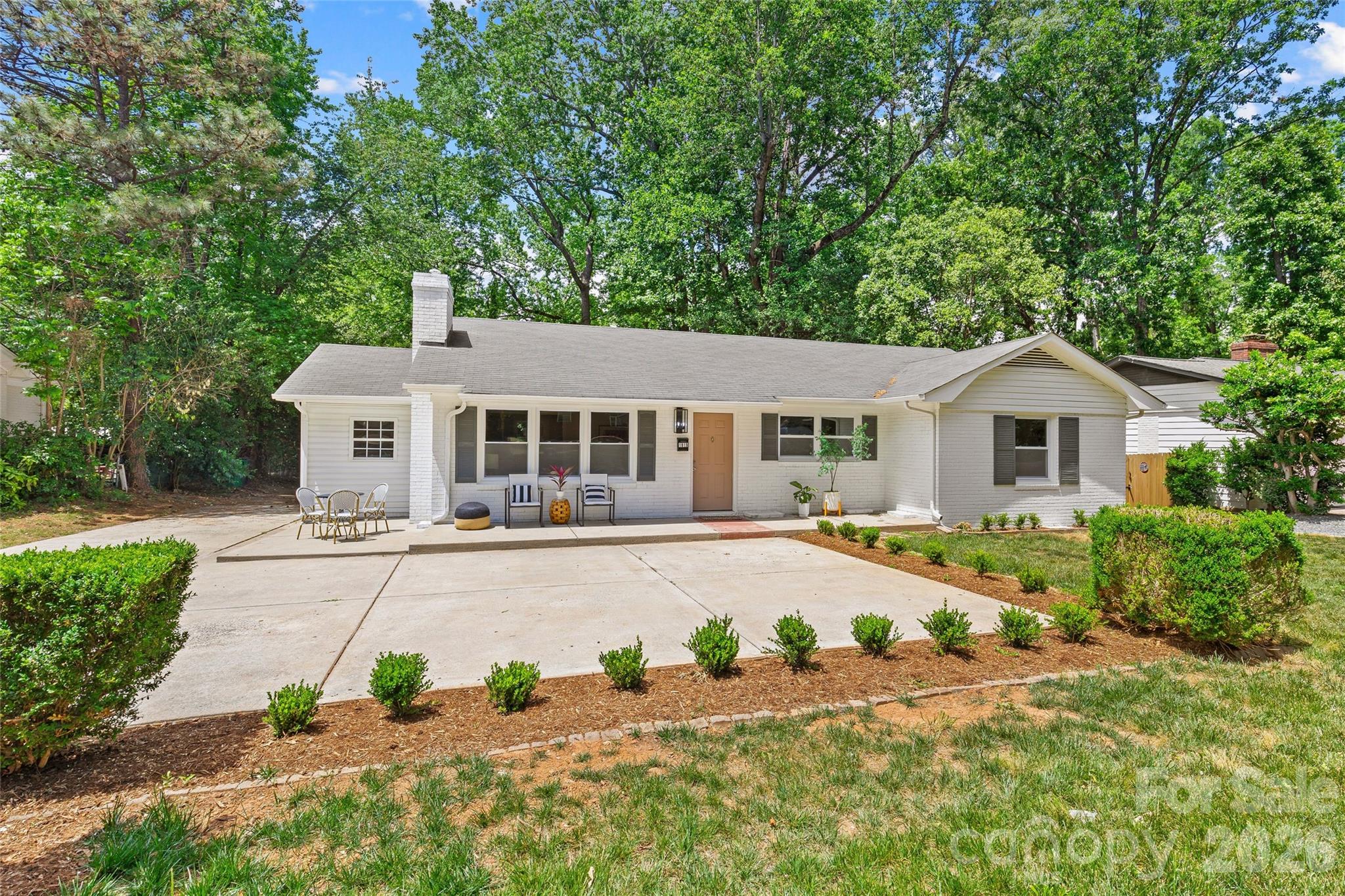 1915 Birchcrest Drive