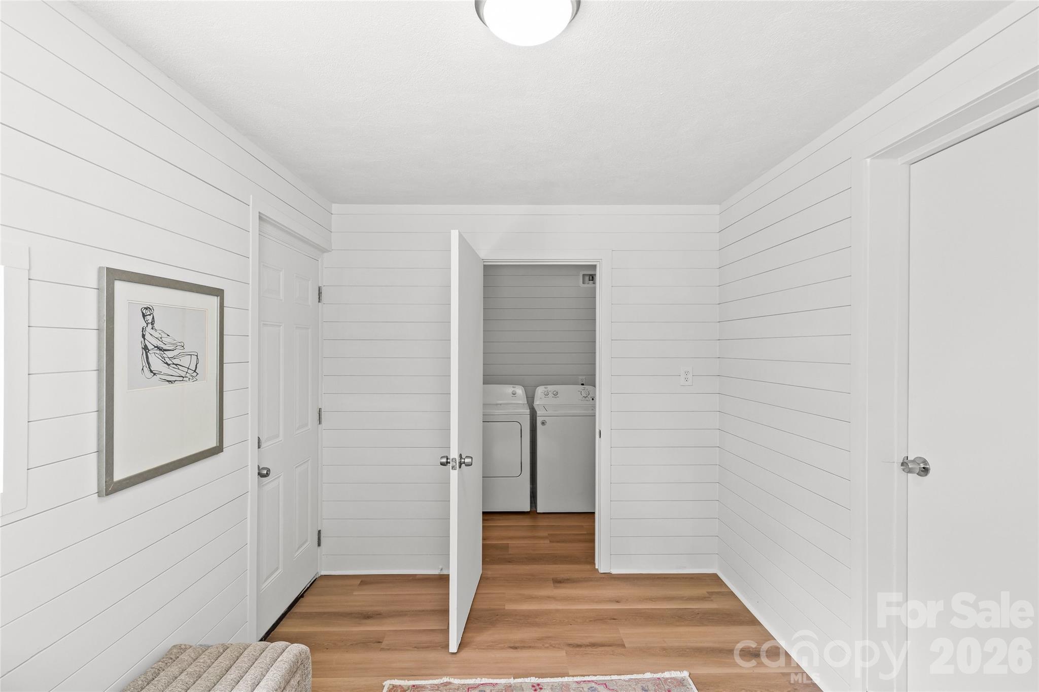1915 Birchcrest Drive