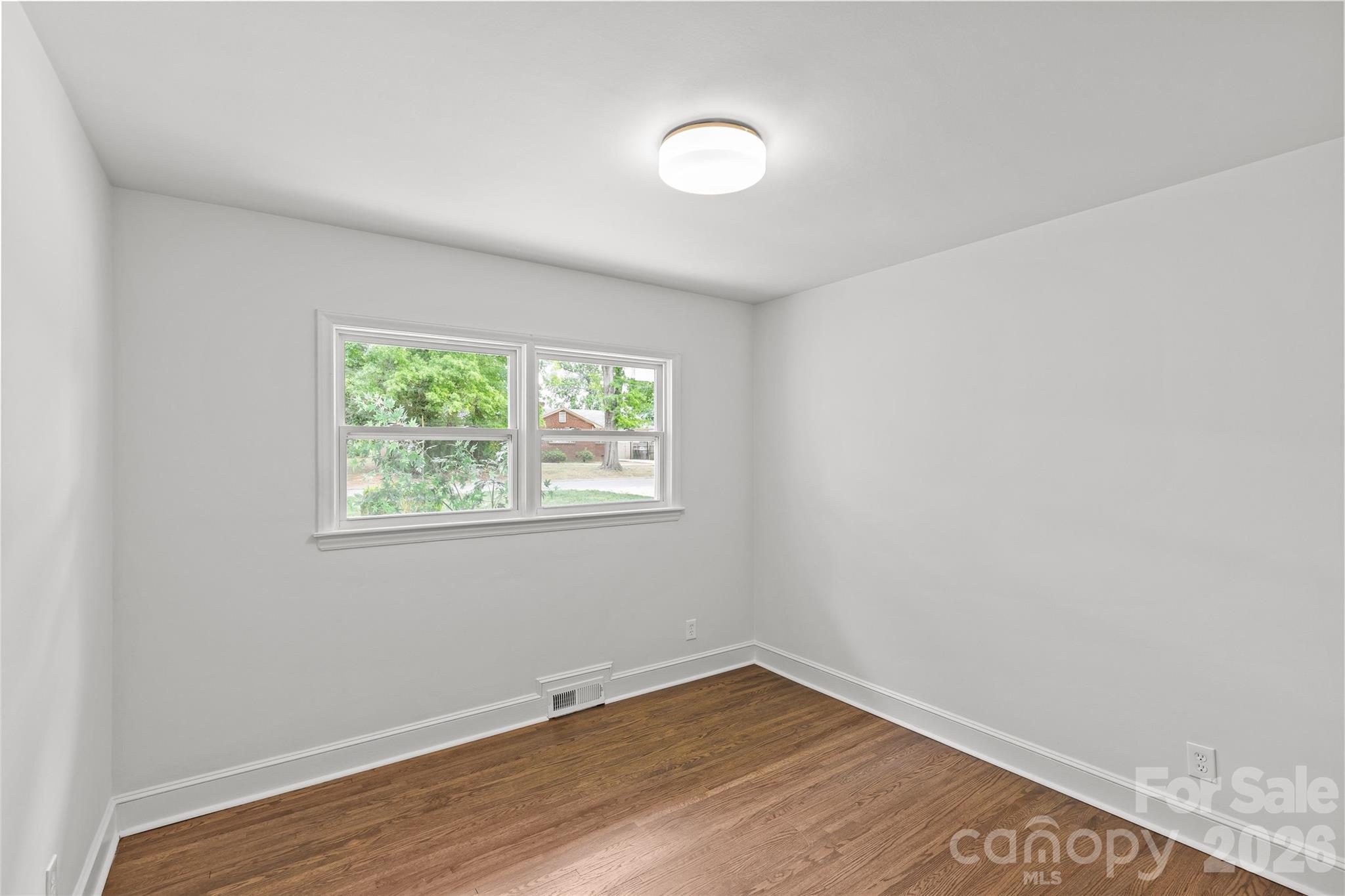 1915 Birchcrest Drive