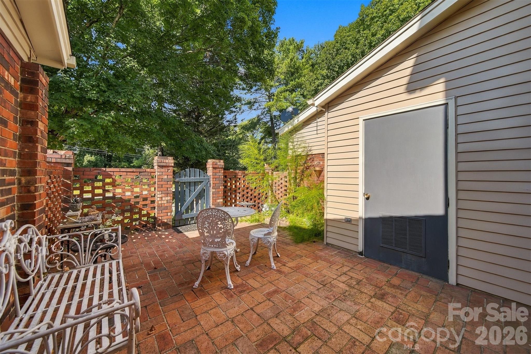 2705 N Center Street Unit: 37