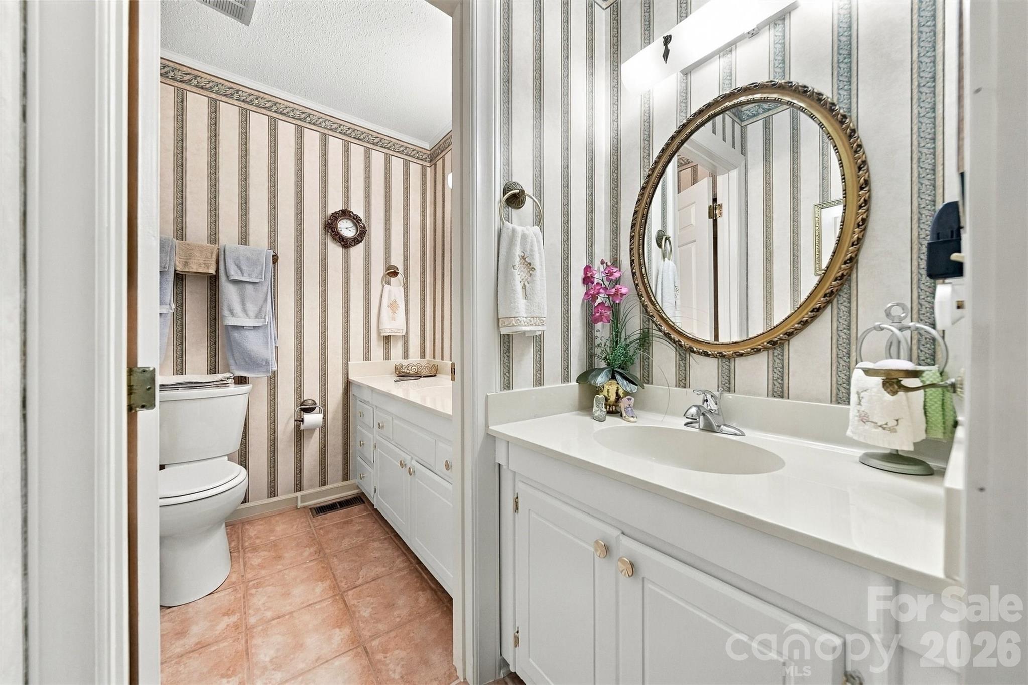 2705 N Center Street Unit: 37
