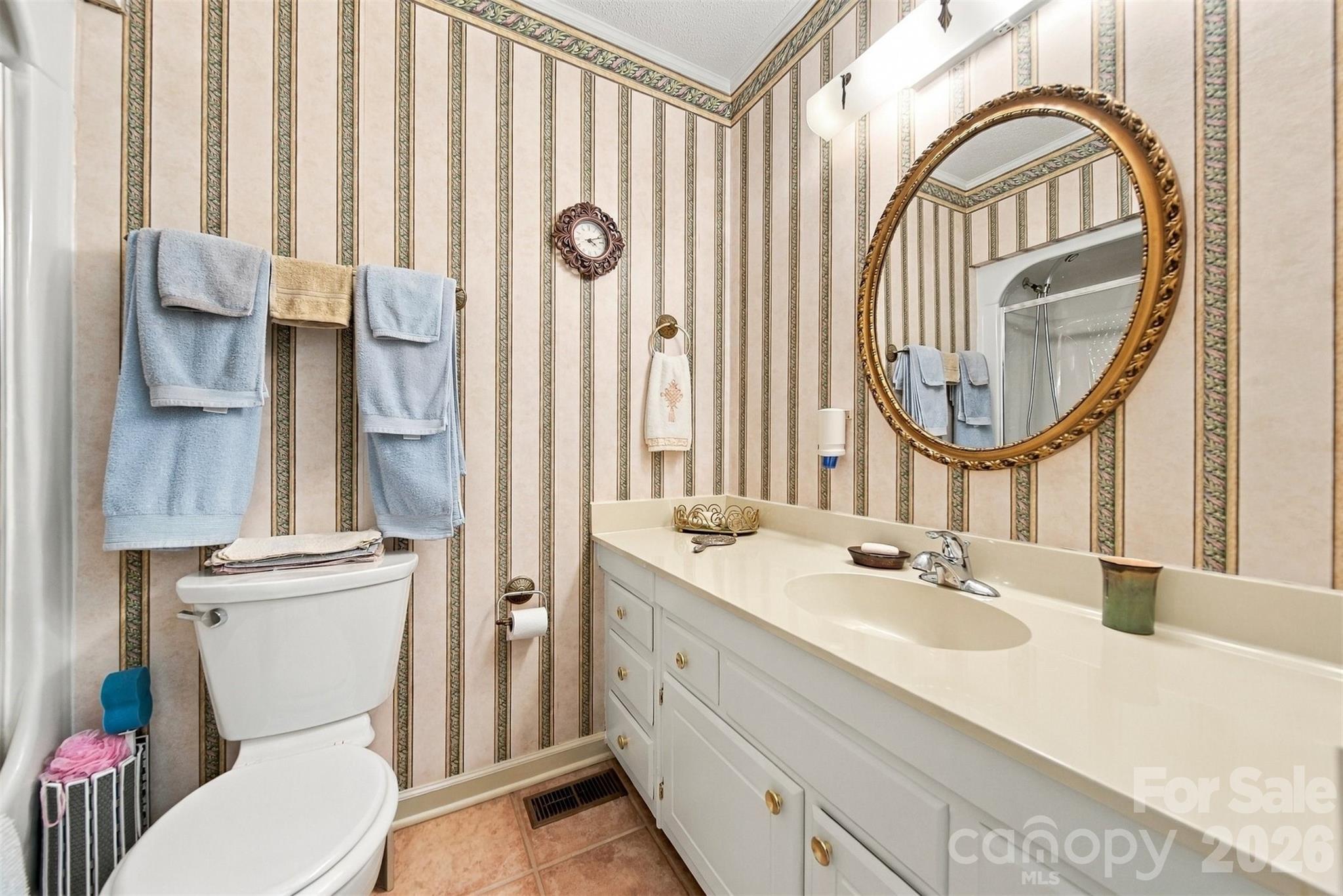 2705 N Center Street Unit: 37