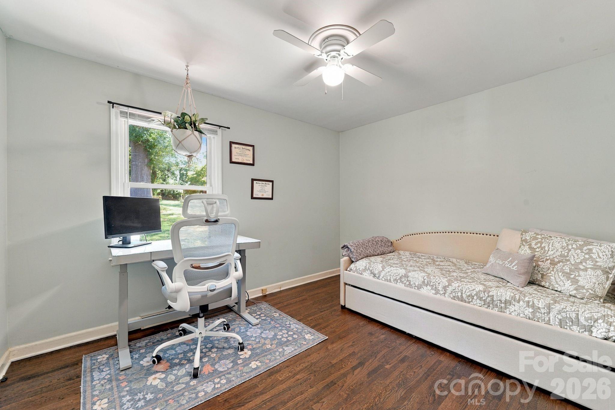 912 Tally Ho Court