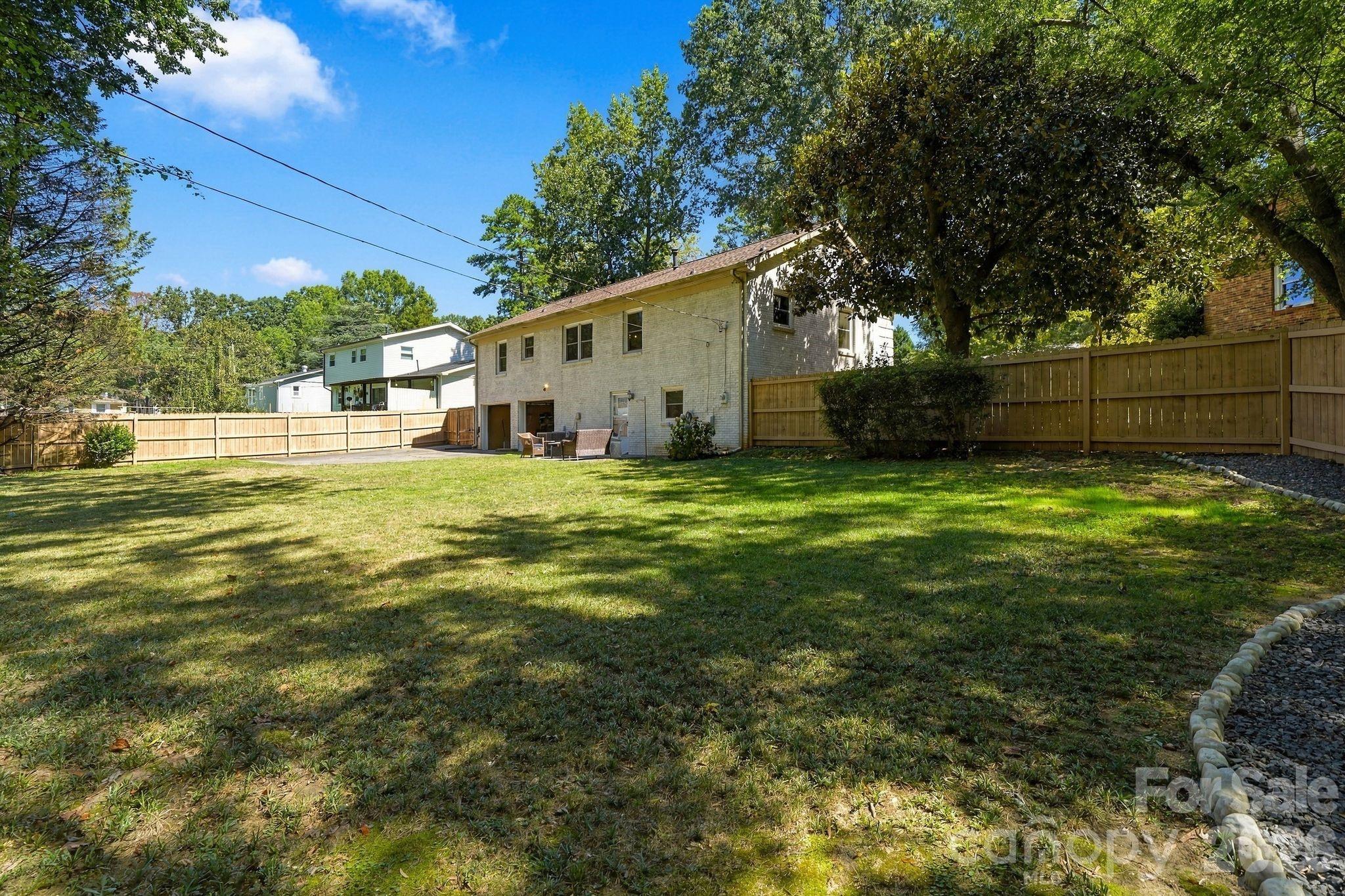 912 Tally Ho Court