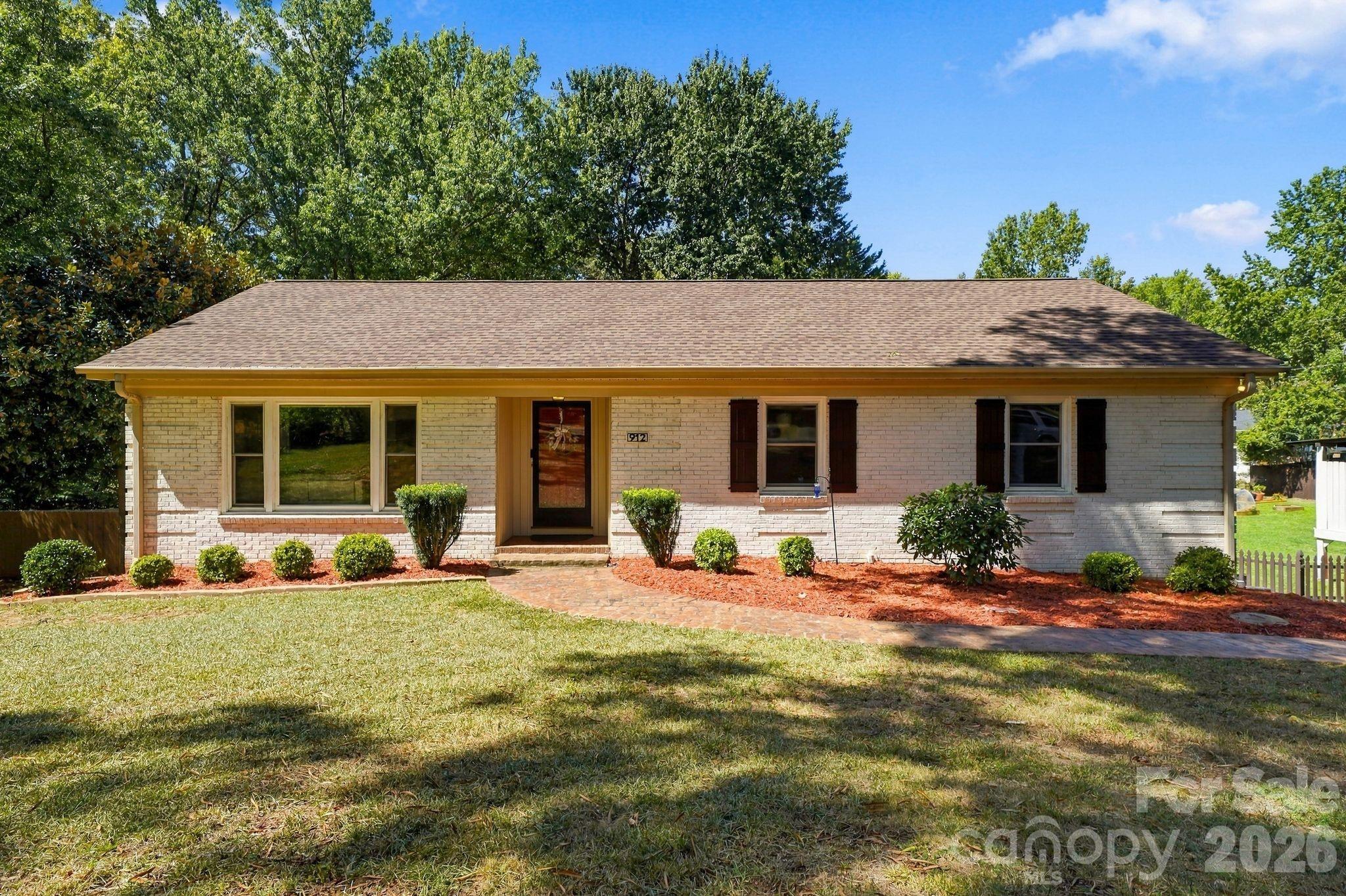 912 Tally Ho Court