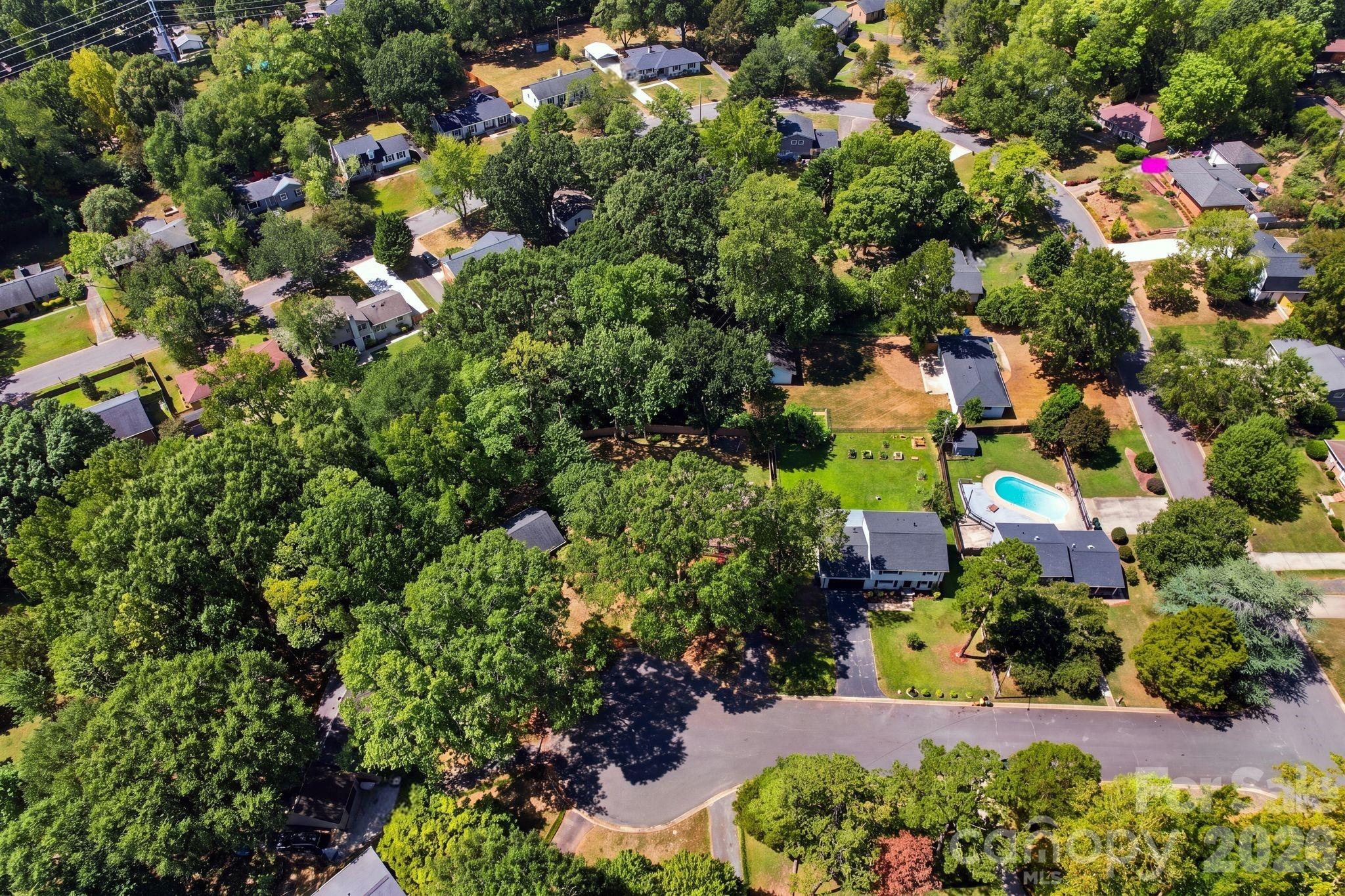 912 Tally Ho Court