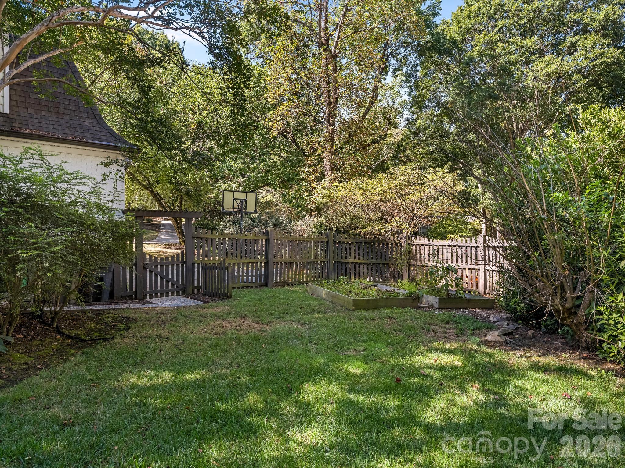 2516 Handley Place