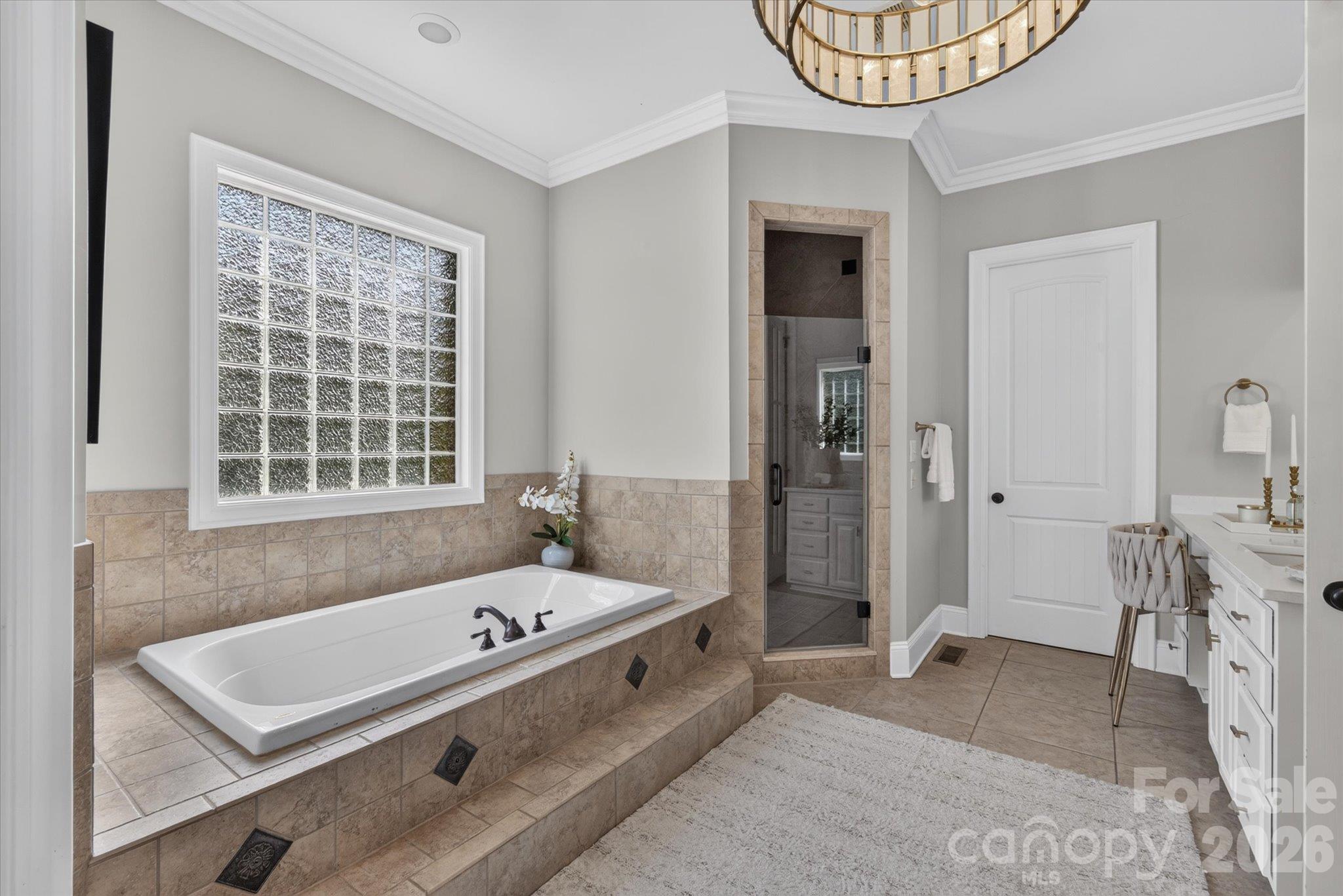 1617 Lookout Circle