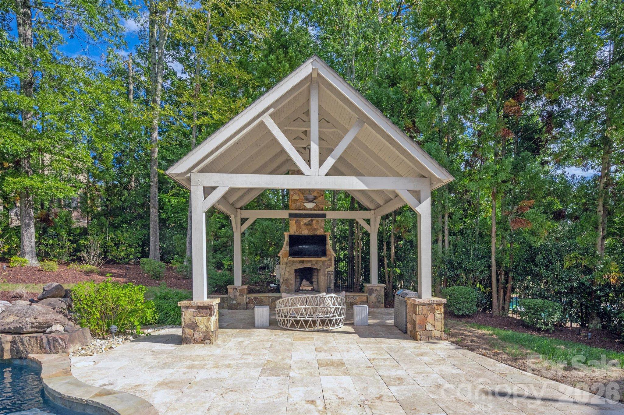 1617 Lookout Circle