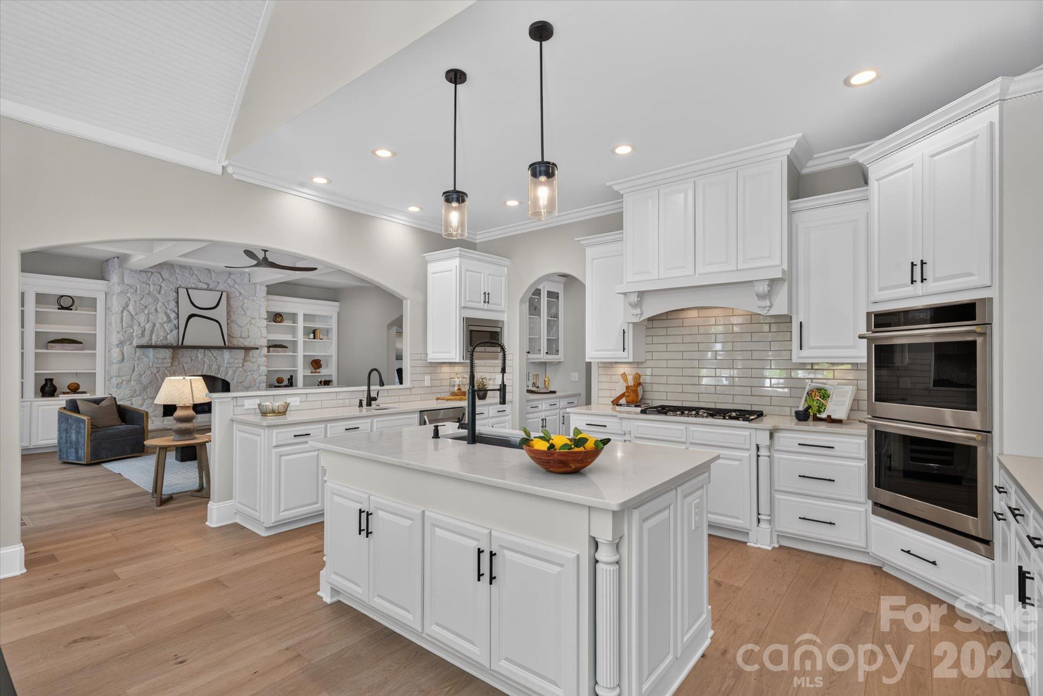 1617 Lookout Circle
